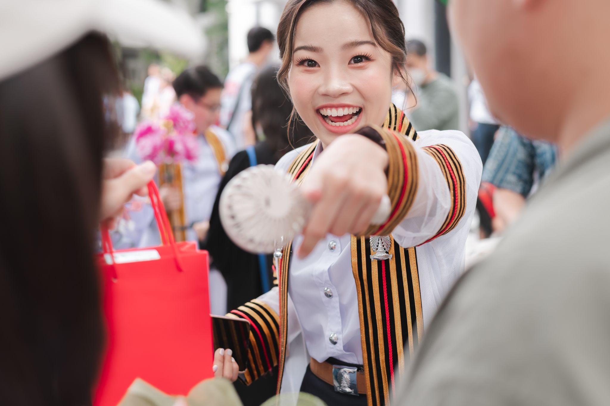 ผลงานรับปริญญา จุฬาลงกรณ์มหาวิทยาลัย โดย GGalley ภาพที่ 7