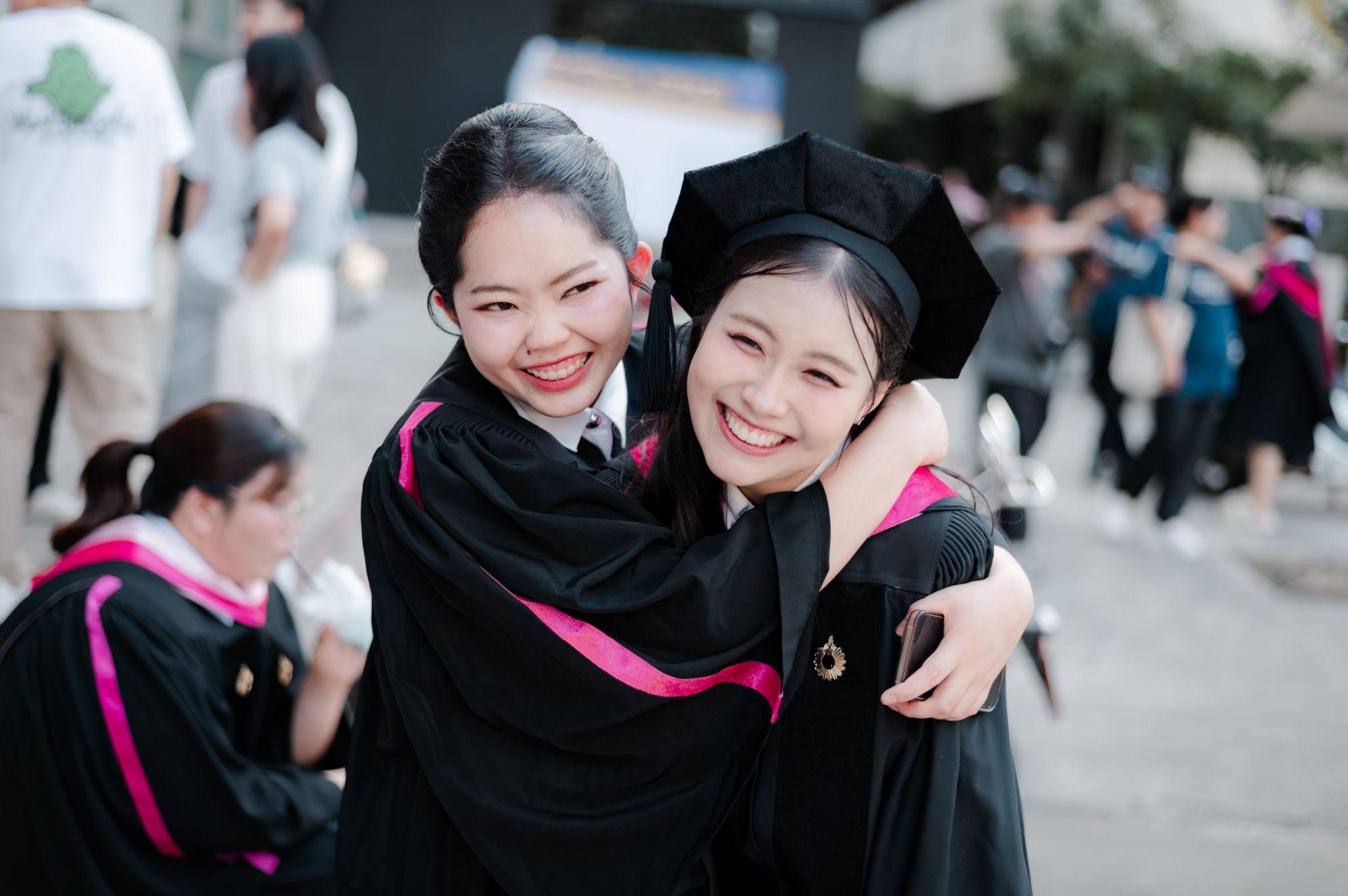 ผลงานรับปริญญา มหาวิทยาลัยรังสิต โดย GGalley ภาพที่ 19