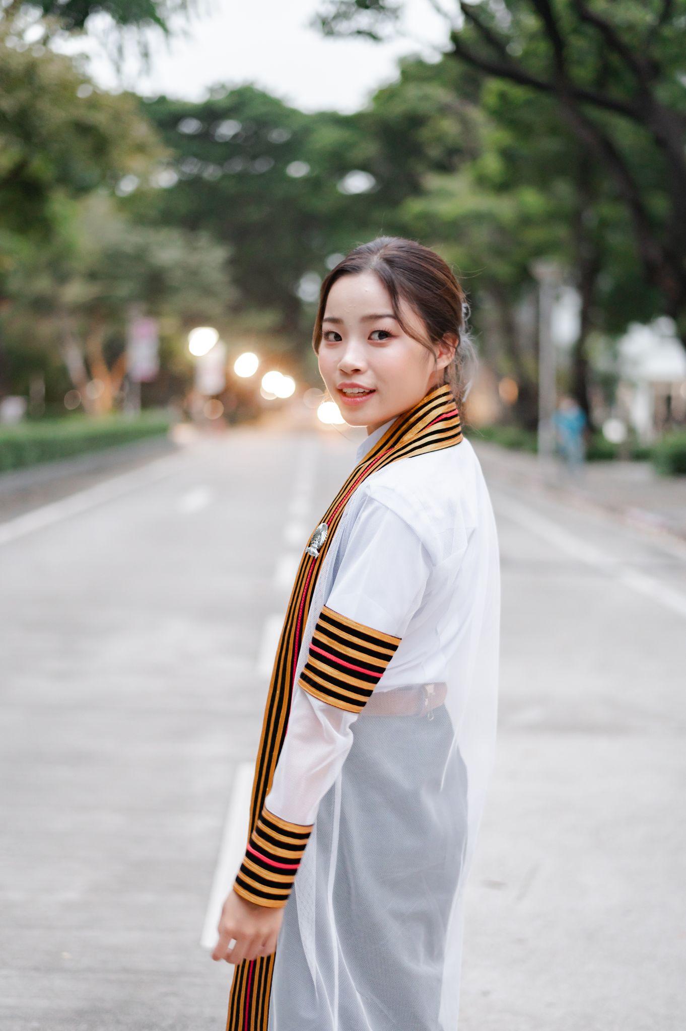 ผลงานรับปริญญา จุฬาลงกรณ์มหาวิทยาลัย โดย GGalley ภาพที่ 1
