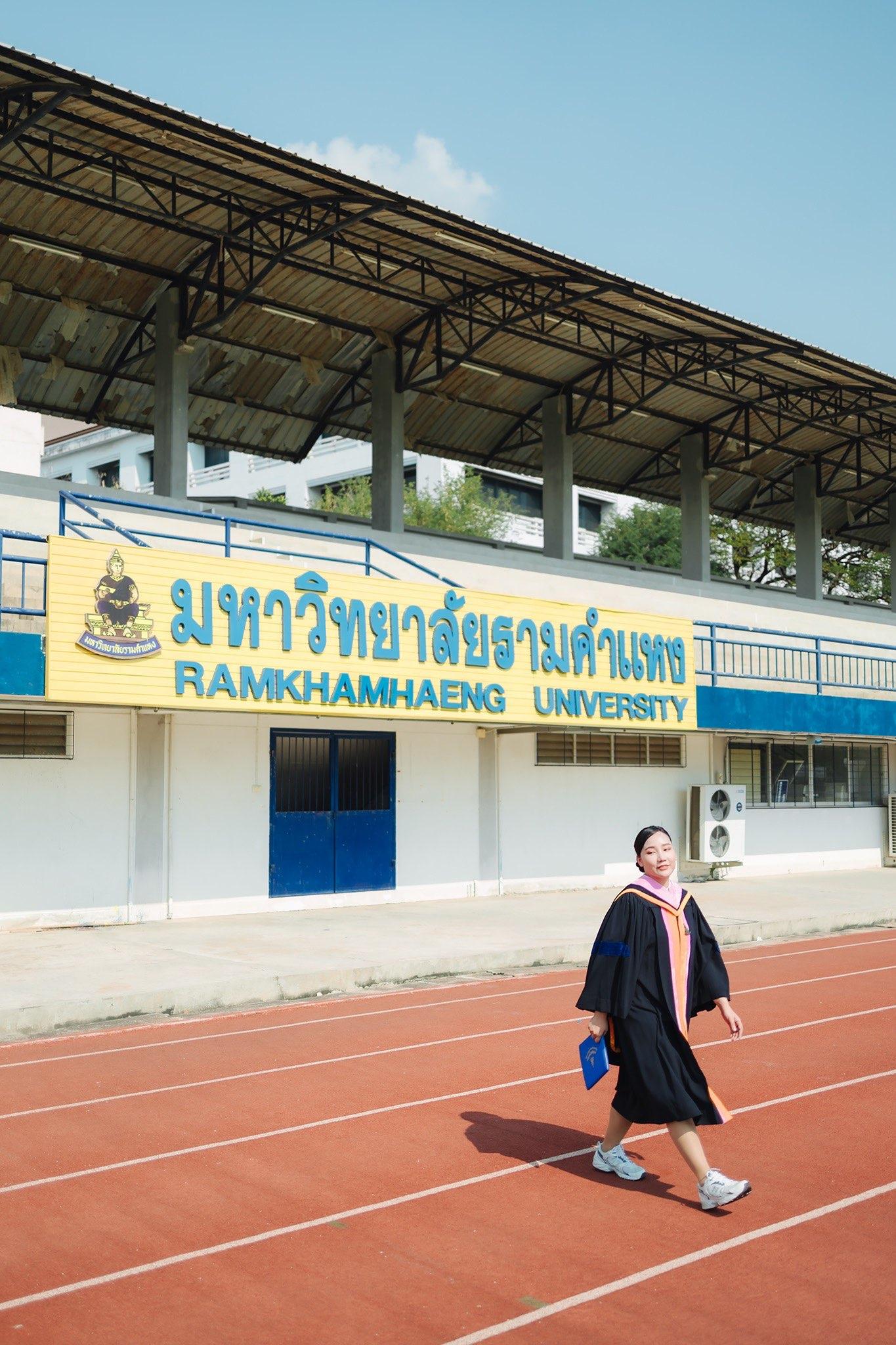 ผลงานรับปริญญา มหาวิทยาลัยรามคำแหง โดย kontairoop ภาพที่ 5