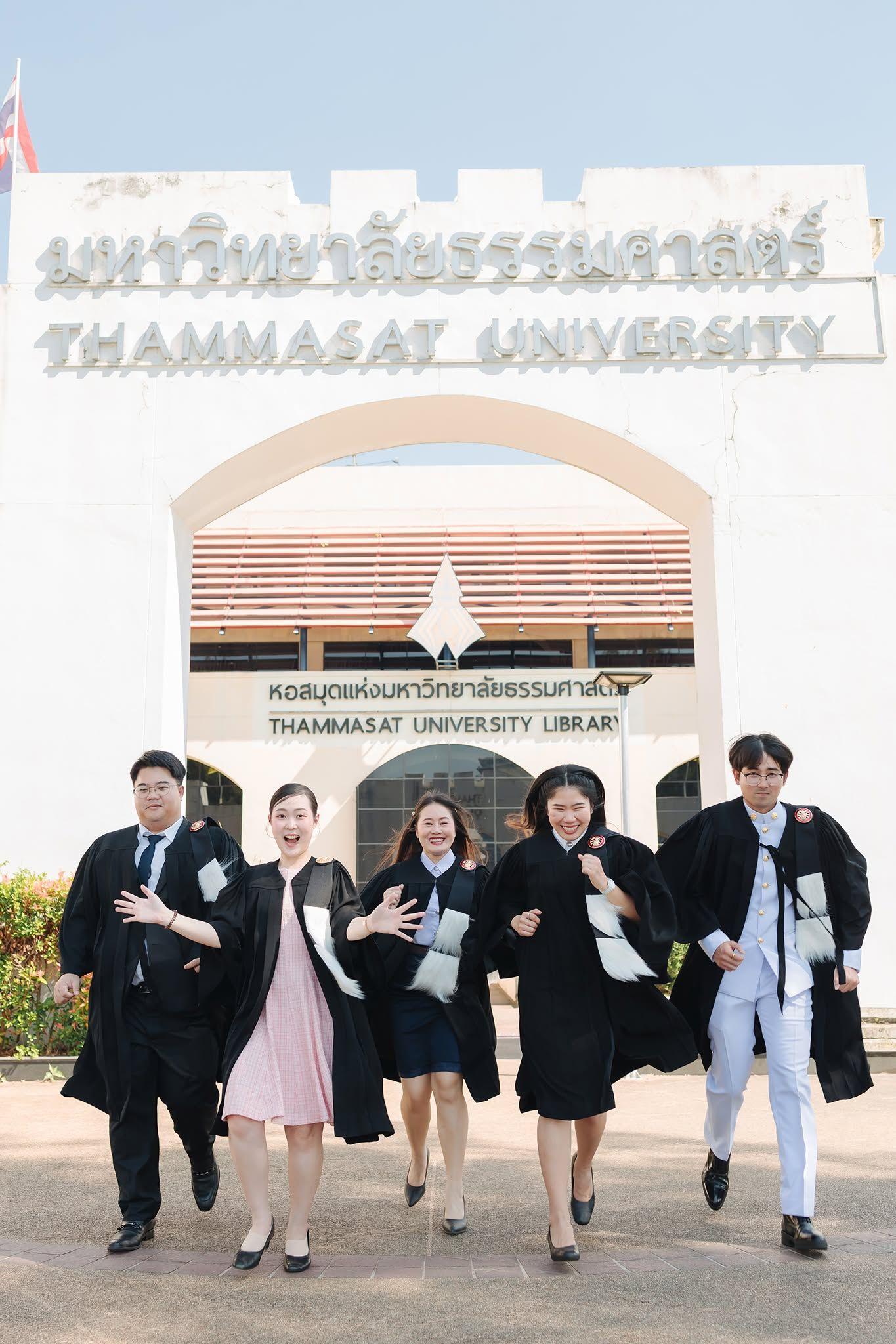 ผลงานรับปริญญา มหาวิทยาลัยธรรมศาสตร์ โดย kontairoop ภาพที่ 13