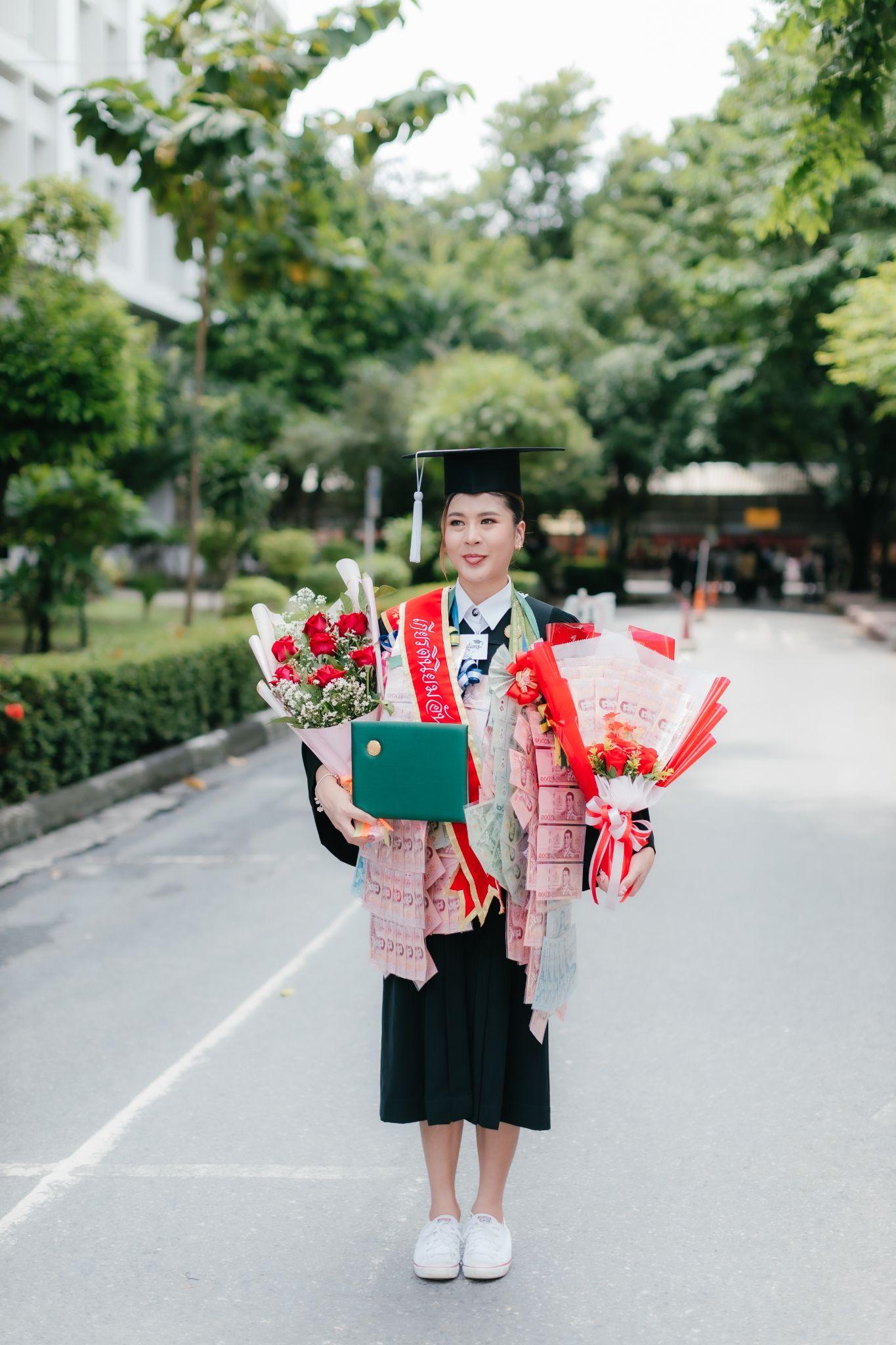 ผลงานรับปริญญา มหาวิทยาลัยเกษตรศาสตร์ โดย Palmsor ภาพที่ 3