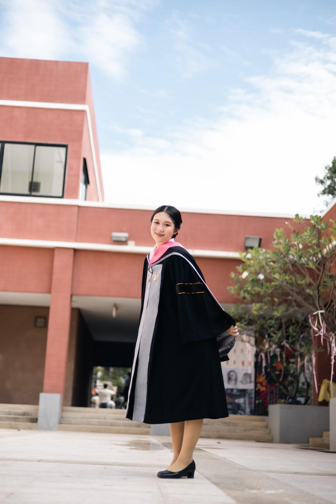 ผลงานรับปริญญา มหาวิทยาลัยราชภัฏนครปฐม โดย Palmsor ภาพที่ 6