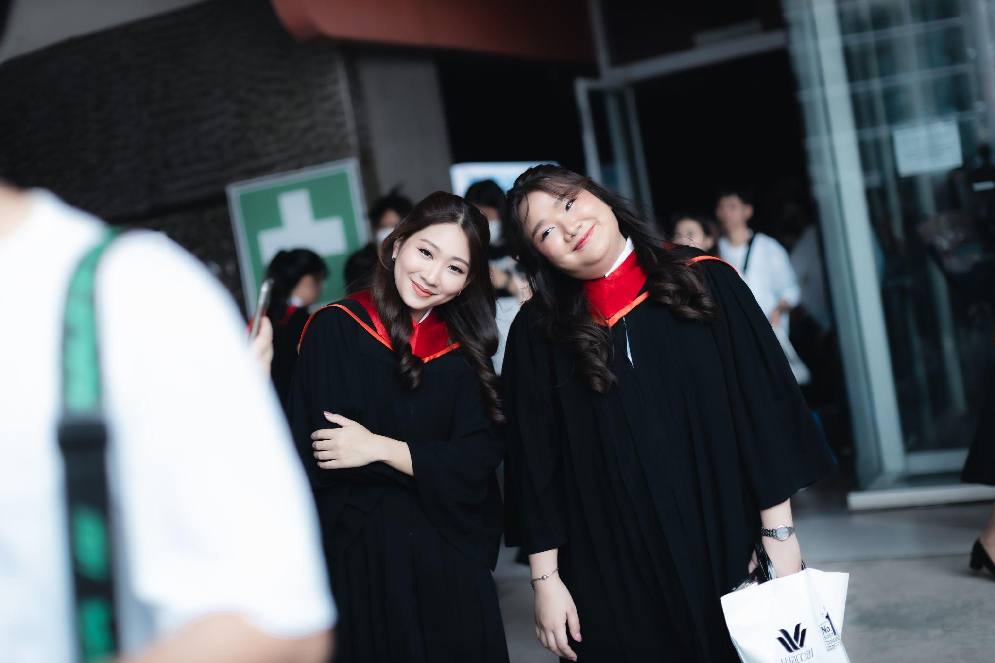 ผลงานรับปริญญา มหาวิทยาลัยกรุงเทพ โดย Palmsor ภาพที่ 5
