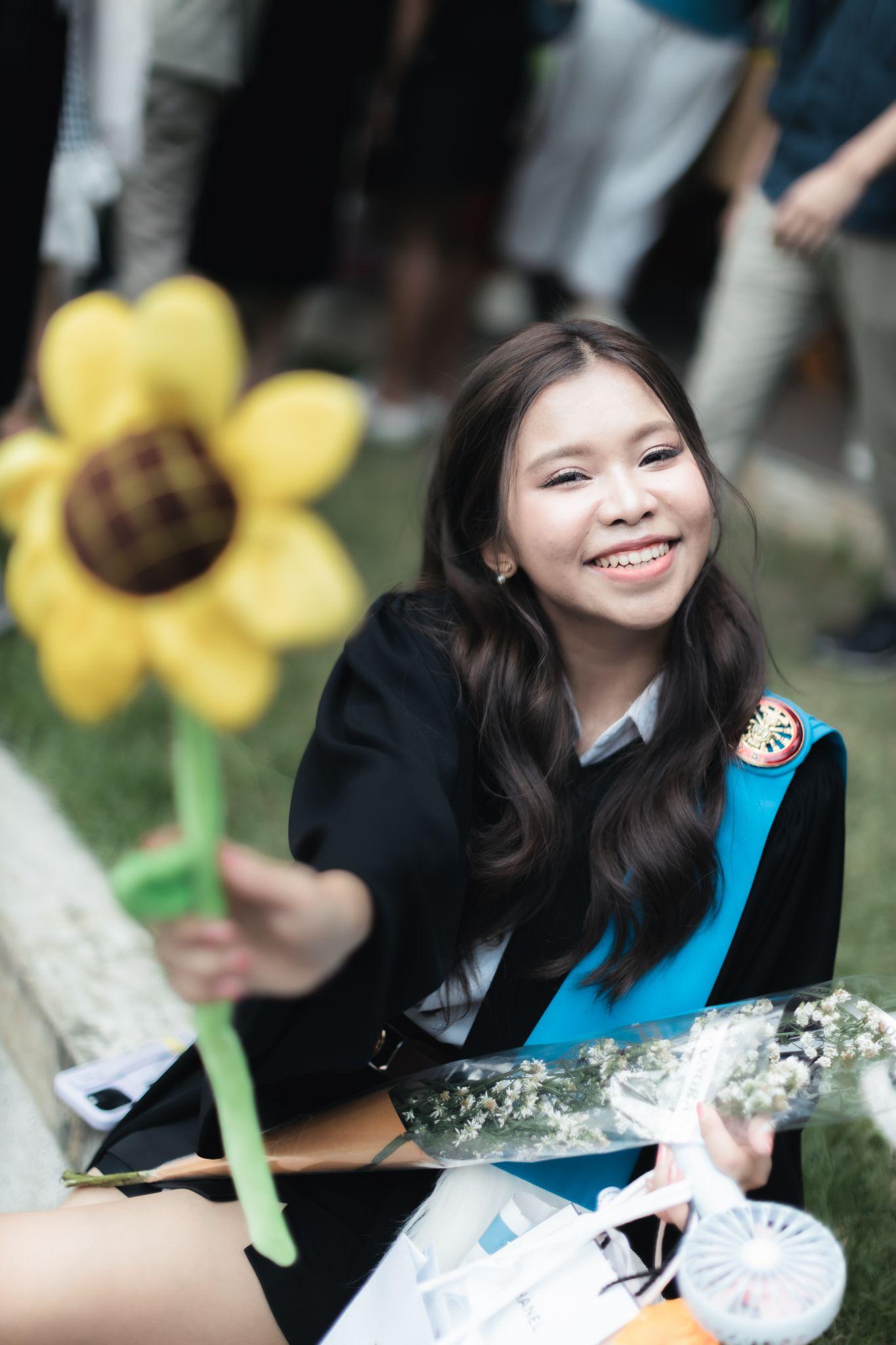 ผลงานรับปริญญา มหาวิทยาลัยธรรมศาสตร์ โดย Palmsor ภาพที่ 3