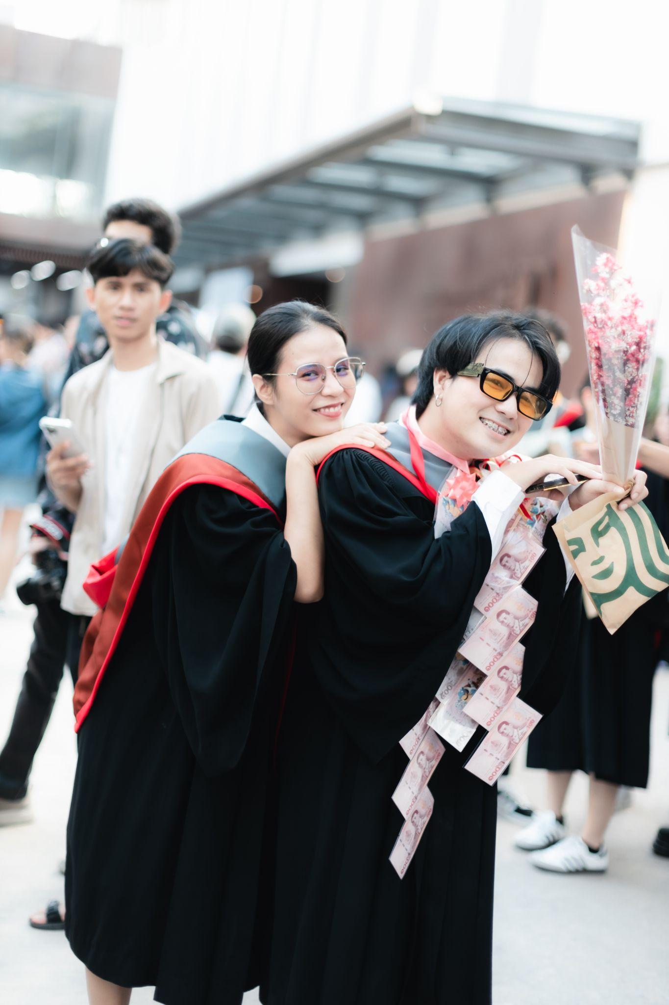 ผลงานรับปริญญา มหาวิทยาลัยศรีนครินทรวิโรฒ โดย Palmsor ภาพที่ 5