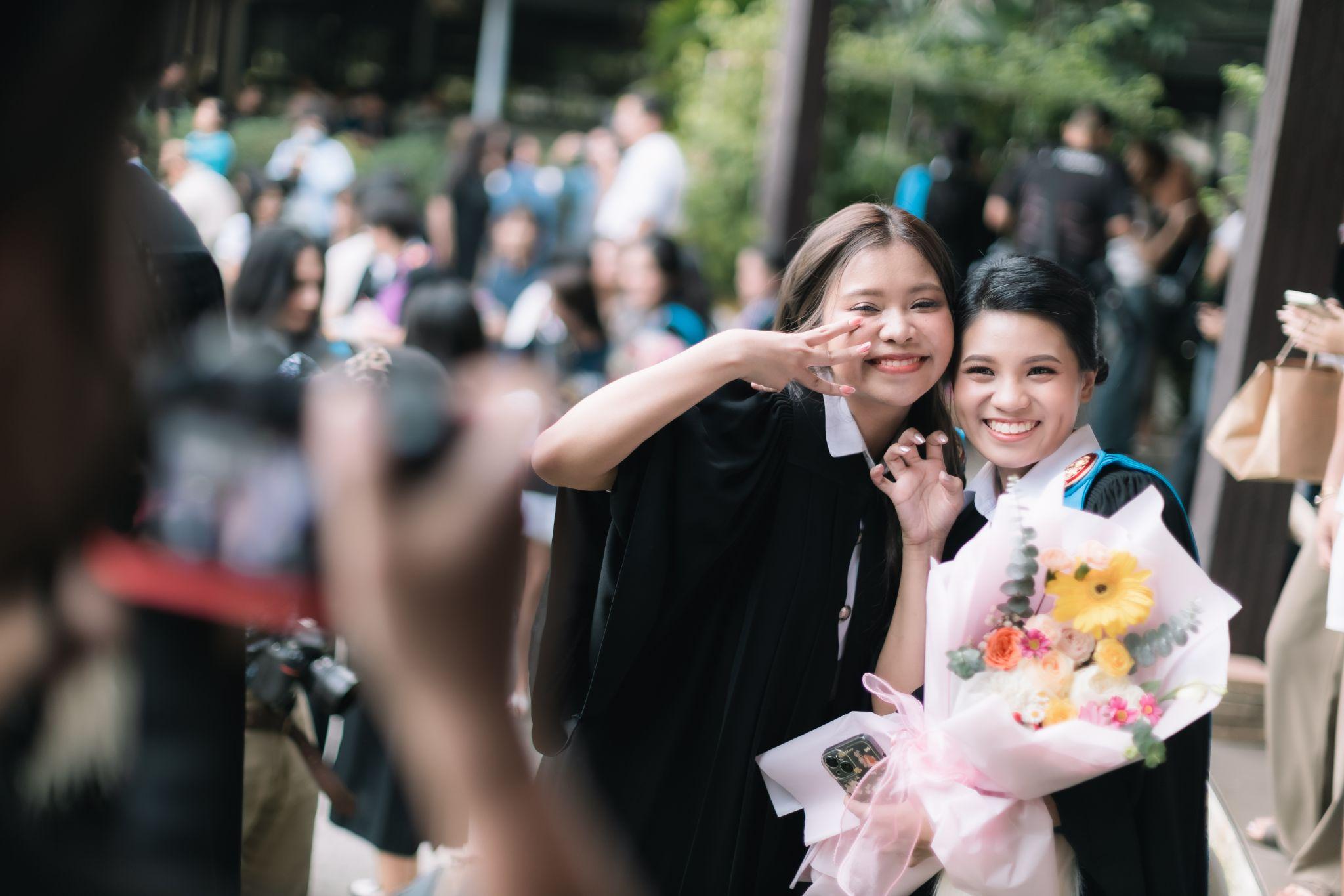 ผลงานรับปริญญา มหาวิทยาลัยธรรมศาสตร์ โดย Palmsor ภาพที่ 17