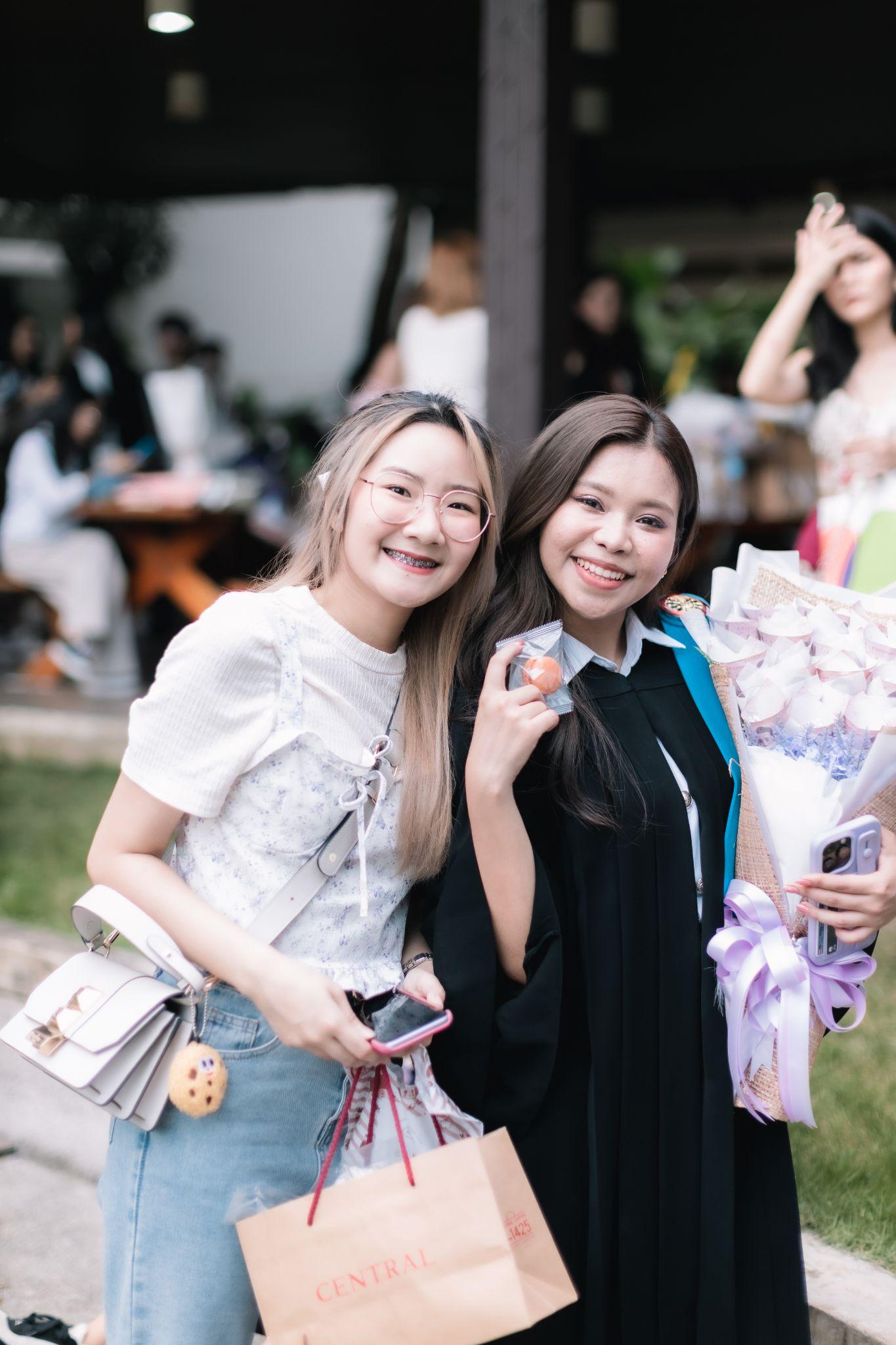 ผลงานรับปริญญา มหาวิทยาลัยธรรมศาสตร์ โดย Palmsor ภาพที่ 15