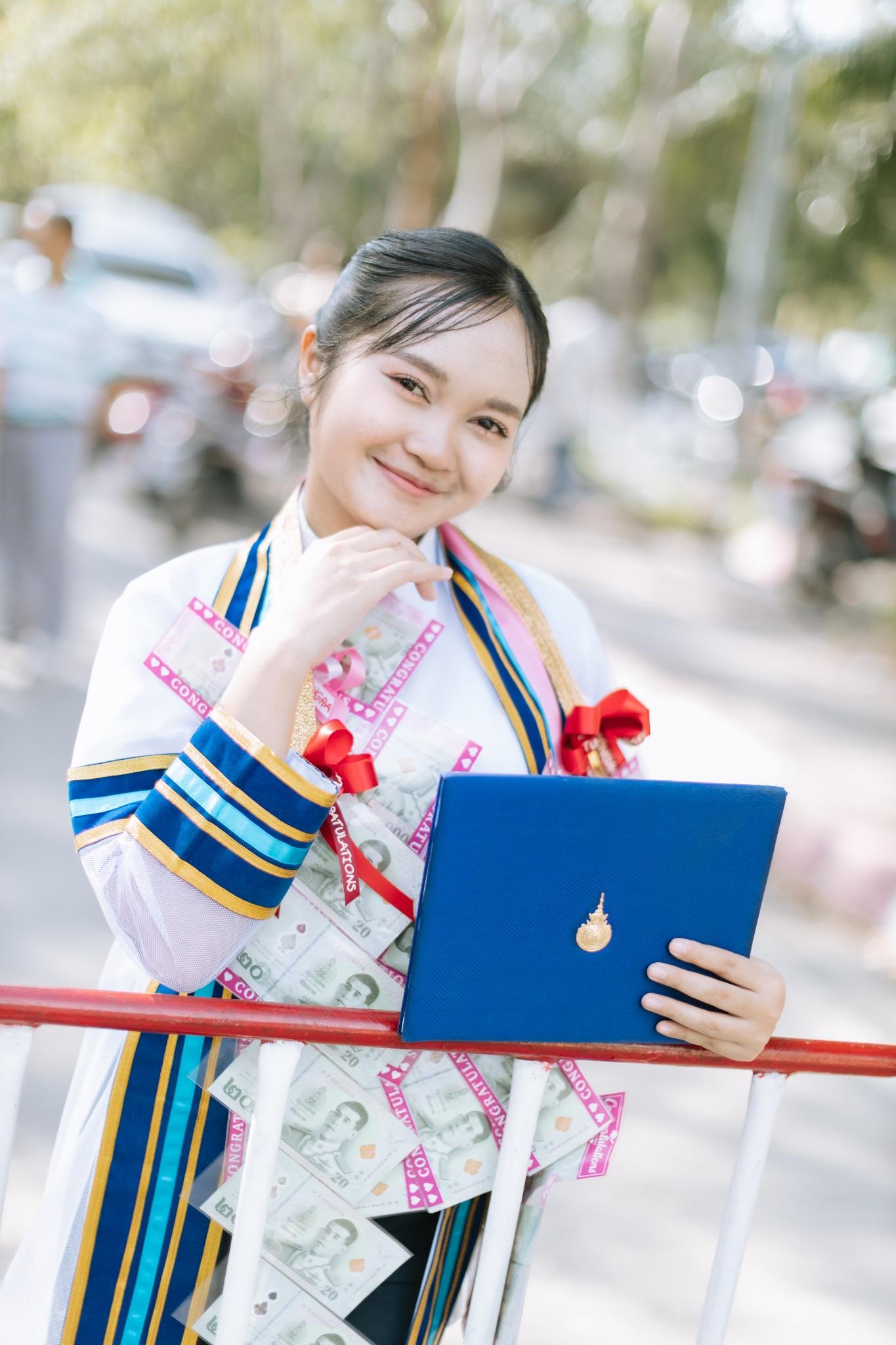 ผลงานรับปริญญา โดย Palmsor ภาพที่ 3