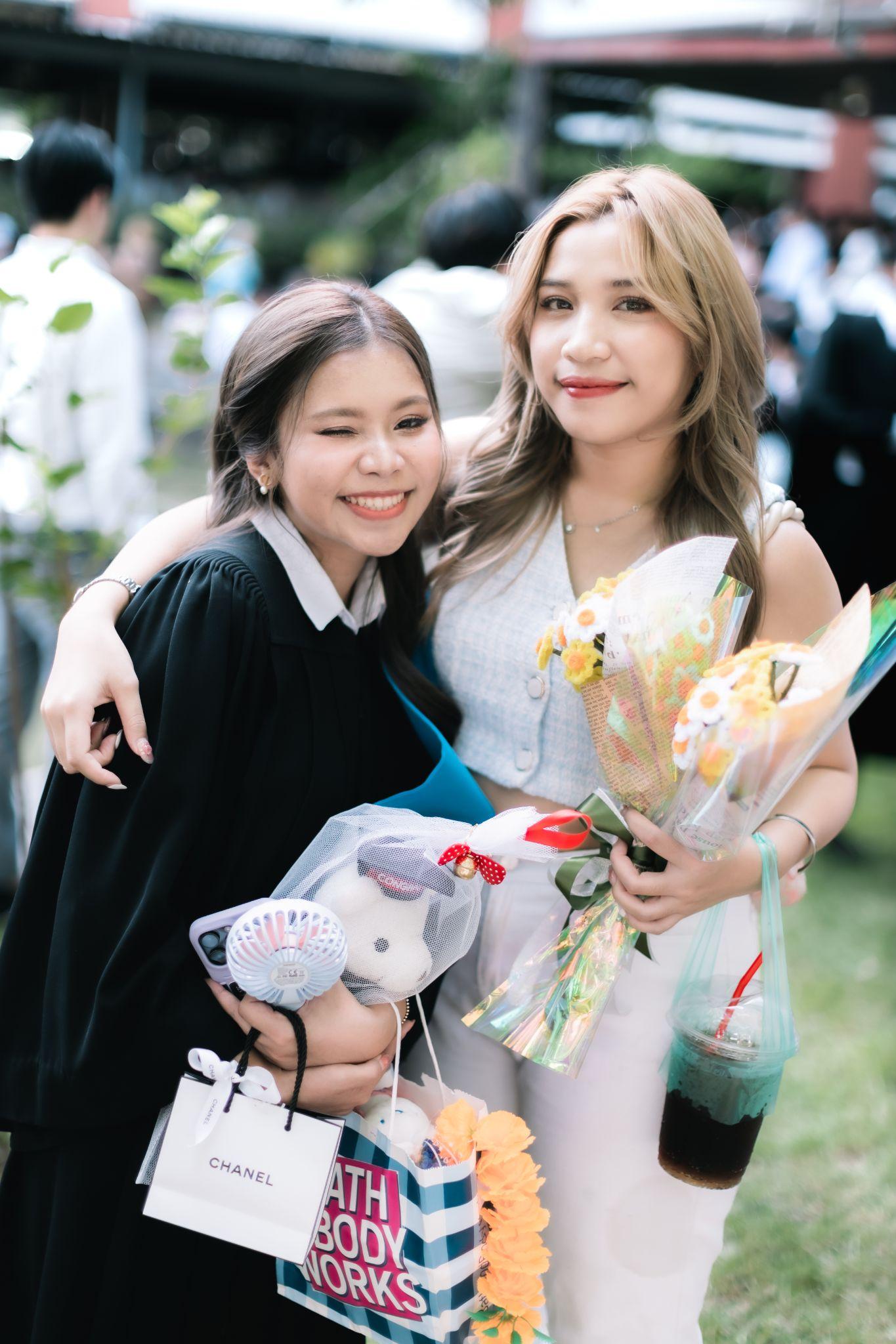 ผลงานรับปริญญา มหาวิทยาลัยธรรมศาสตร์ โดย Palmsor ภาพที่ 6