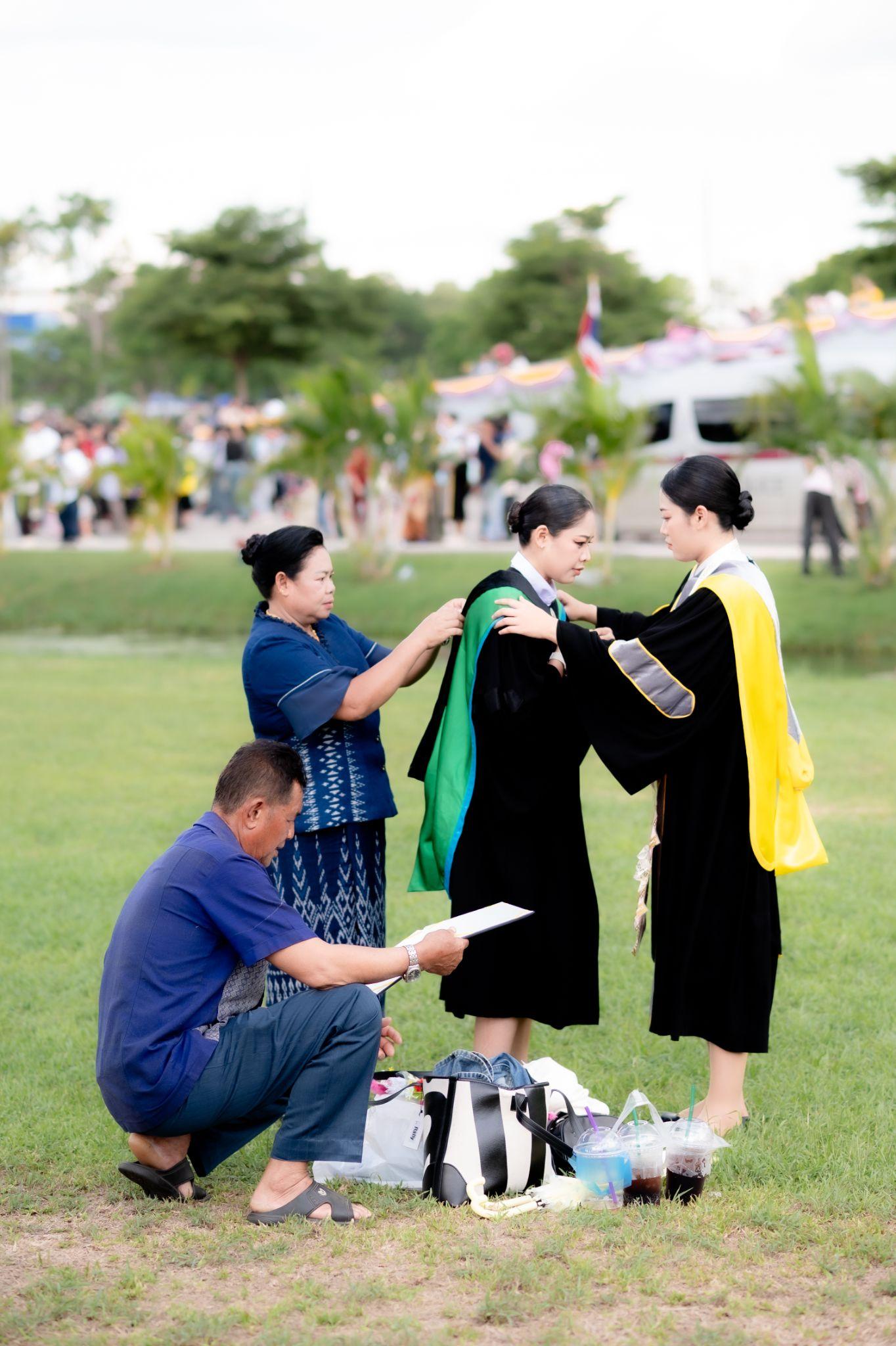 ผลงานรับปริญญา มหาวิทยาลัยมหาสารคาม โดย The moment story ภาพที่ 15
