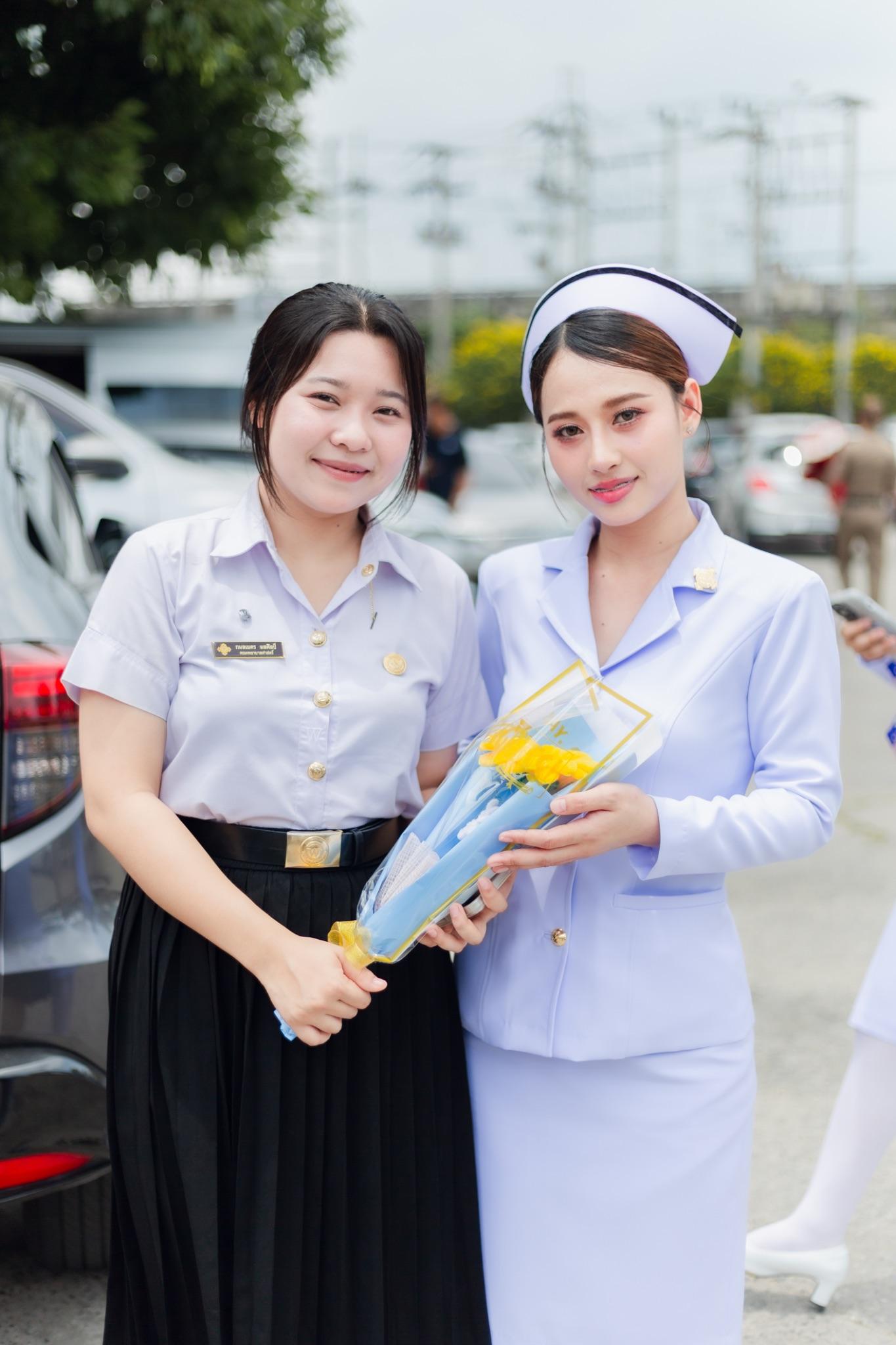ผลงานรับปริญญา โดย Joe Candid Story ภาพที่ 1