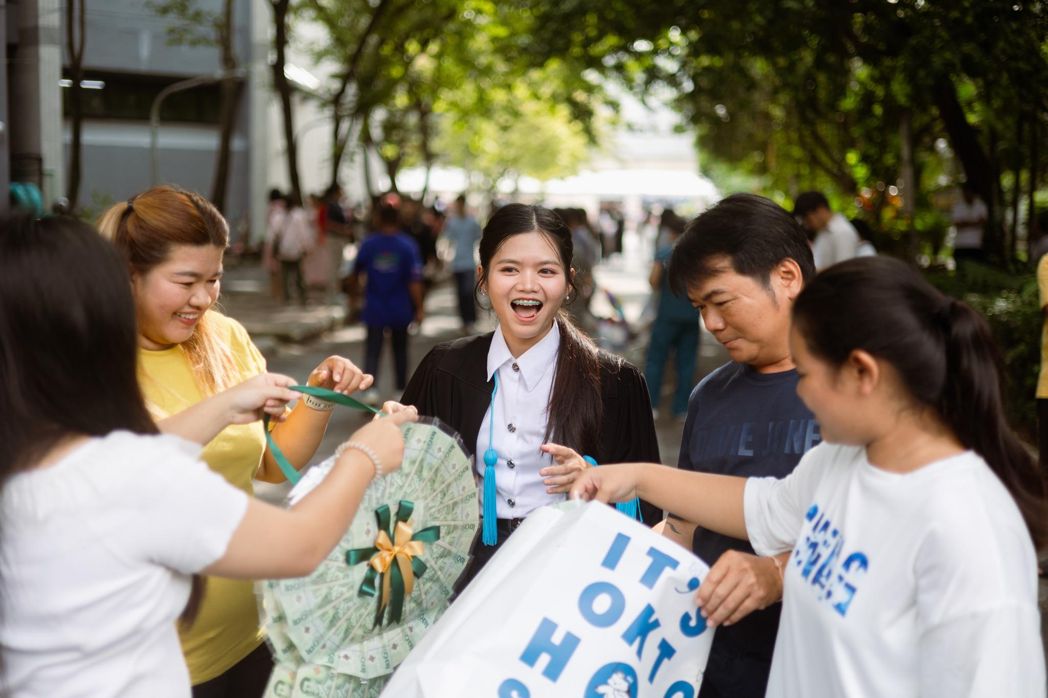ผลงานรับปริญญา มหาวิทยาลัยเกษตรศาสตร์ โดย Justpeoplethewrongcall ภาพที่ 12