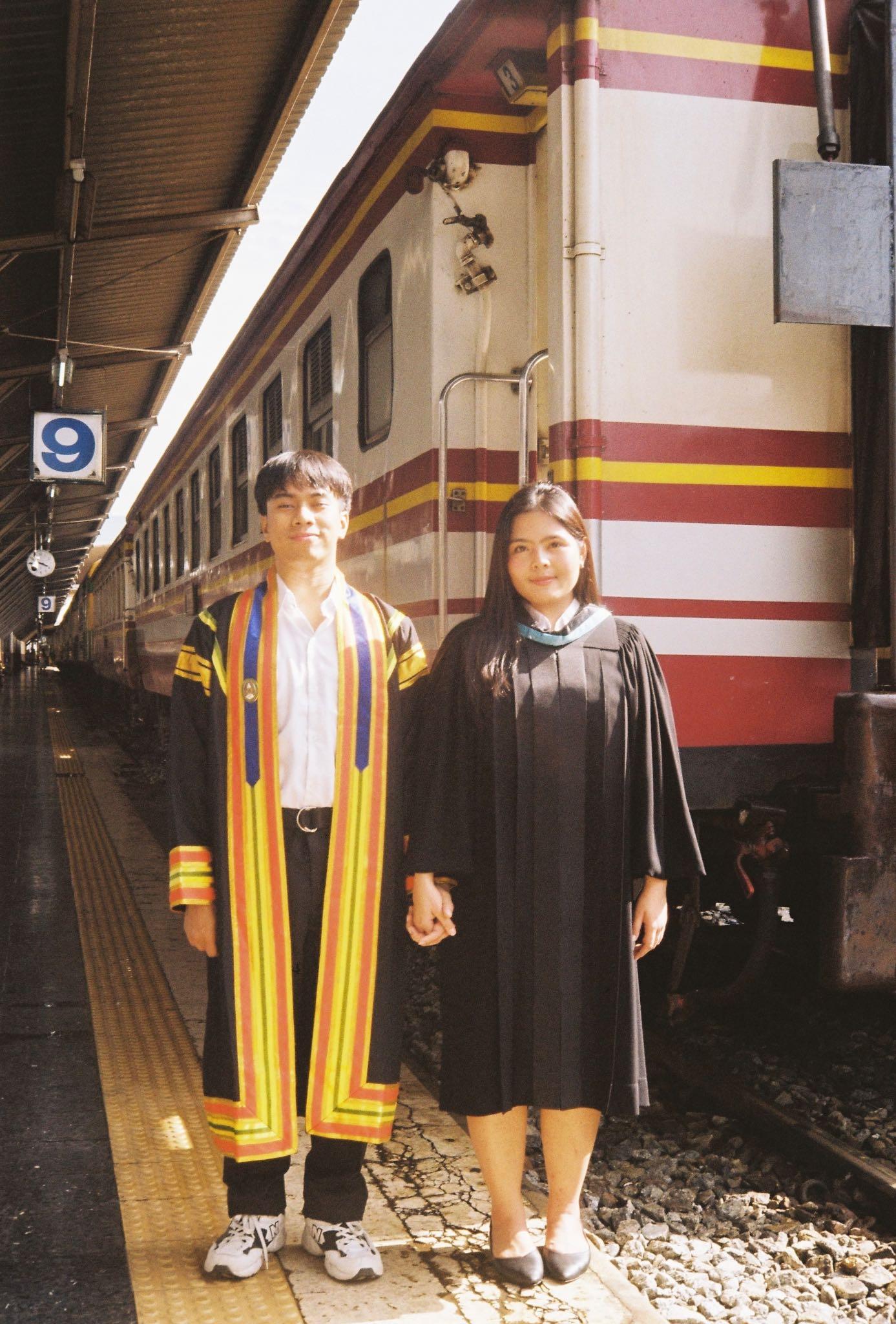 ผลงานรับปริญญา มหาวิทยาลัยมหิดล โดย Justpeoplethewrongcall ภาพที่ 1