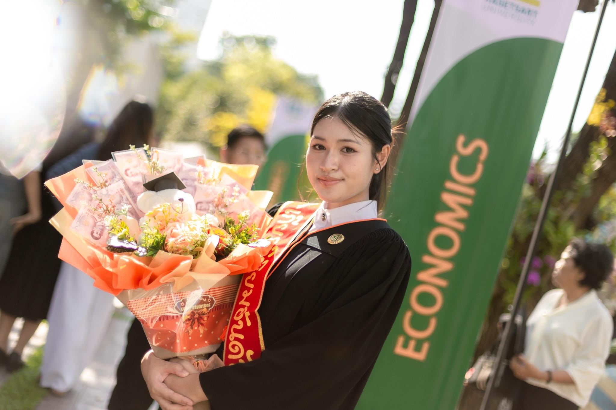 ผลงานรับปริญญา มหาวิทยาลัยเกษตรศาสตร์ โดย Pharymx.photo ภาพที่ 1