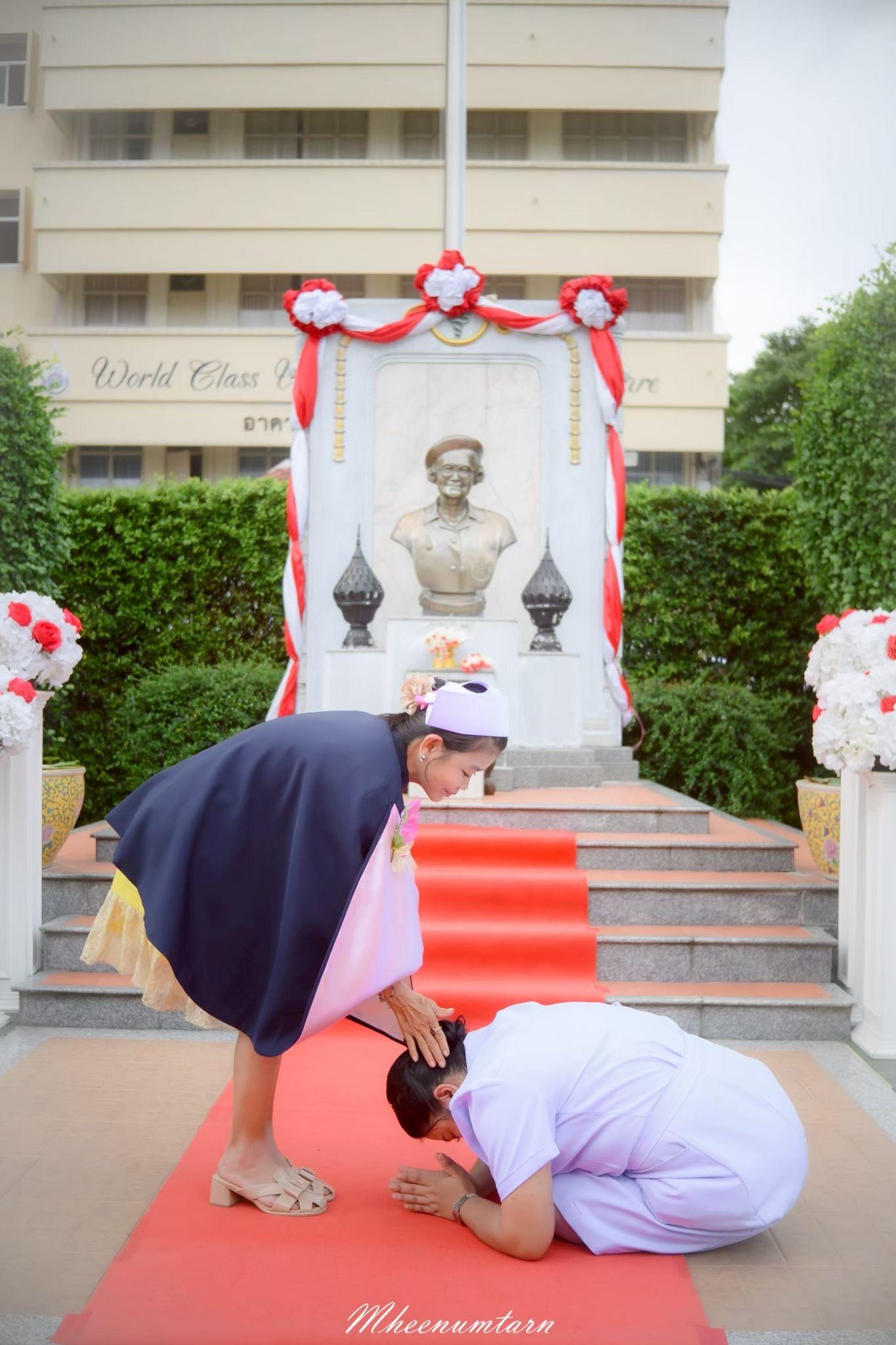 ผลงานรับปริญญา วิทยาลัยพยาบาลบรมราชชนนี โดย หมีน้ำตาล ภาพที่ 3