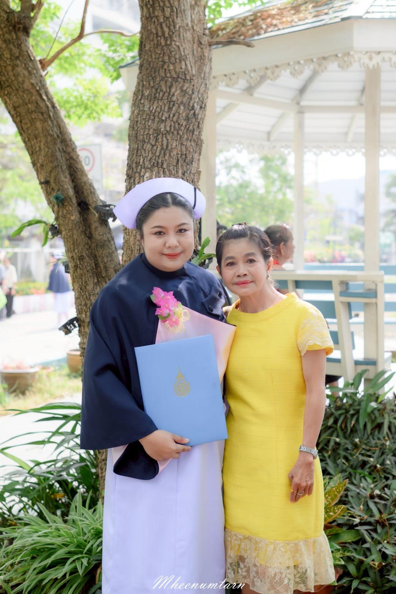 ผลงานรับปริญญา วิทยาลัยพยาบาลบรมราชชนนี โดย หมีน้ำตาล ภาพที่ 9
