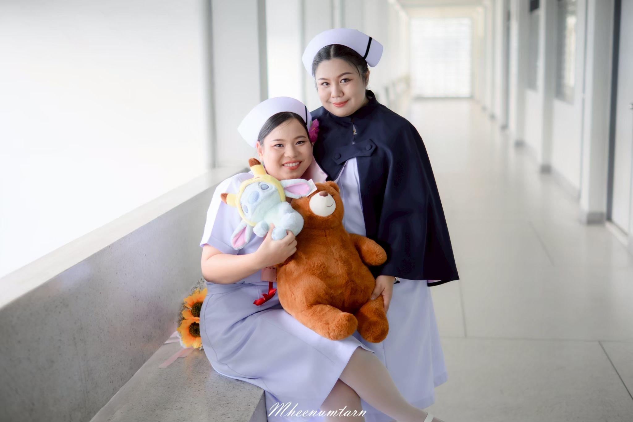 ผลงานรับปริญญา วิทยาลัยพยาบาลบรมราชชนนี โดย หมีน้ำตาล ภาพที่ 1