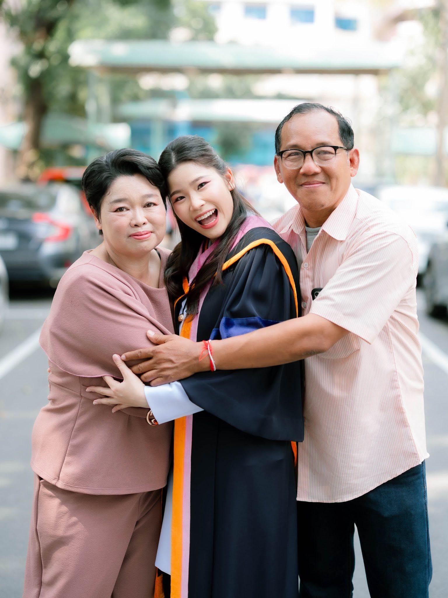 ผลงานรับปริญญา มหาวิทยาลัยรามคำแหง โดย 23april foto ภาพที่ 5