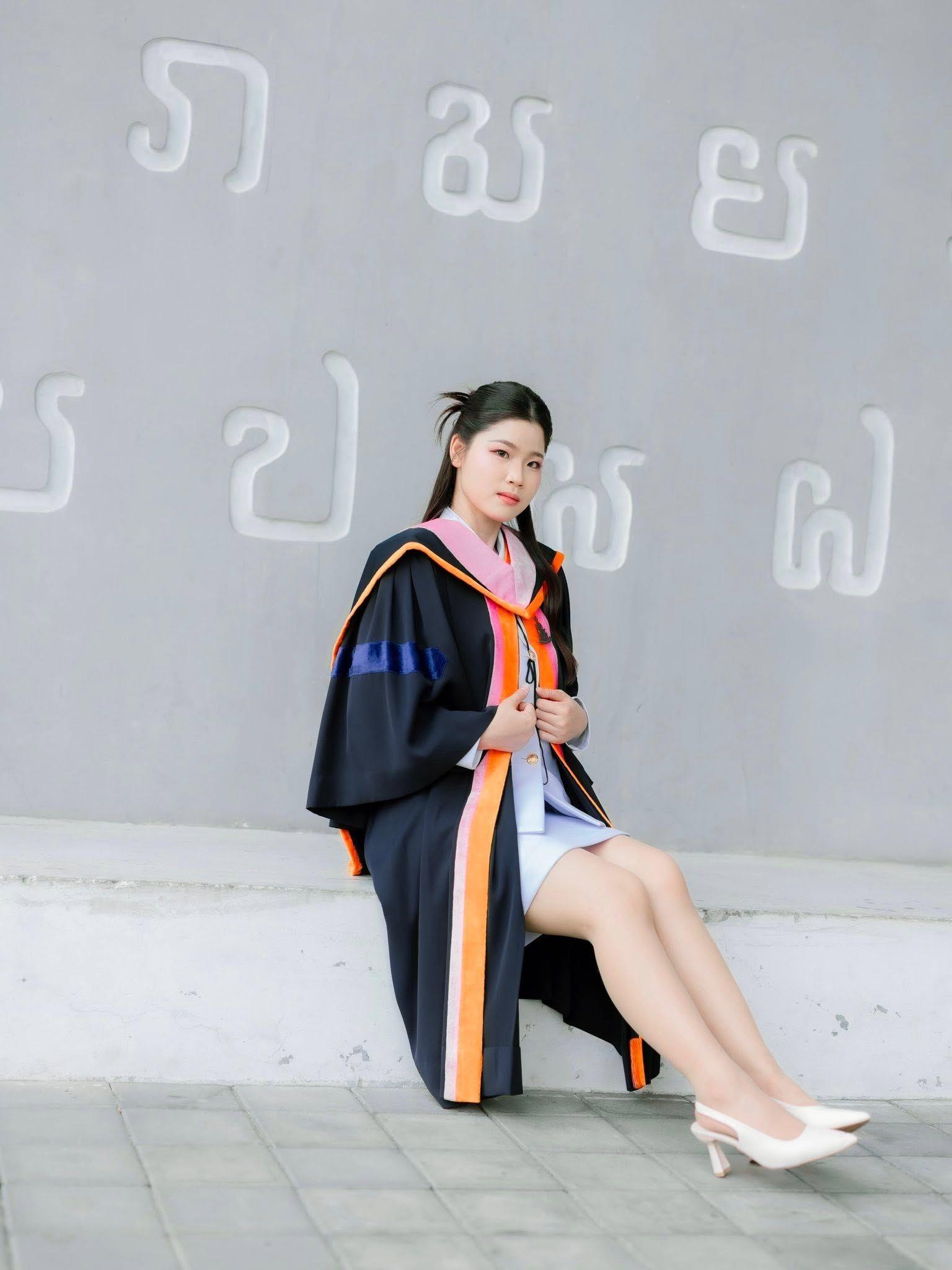 ผลงานรับปริญญา มหาวิทยาลัยรามคำแหง โดย 23april foto ภาพที่ 1