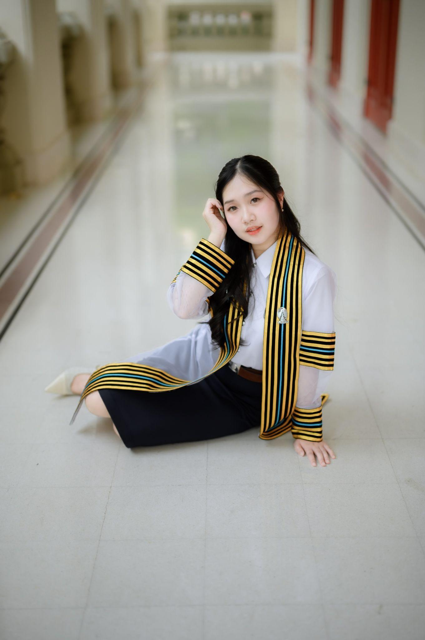 ผลงานรับปริญญา จุฬาลงกรณ์มหาวิทยาลัย โดย ถ่ายกับแชมป์ ภาพที่ 5