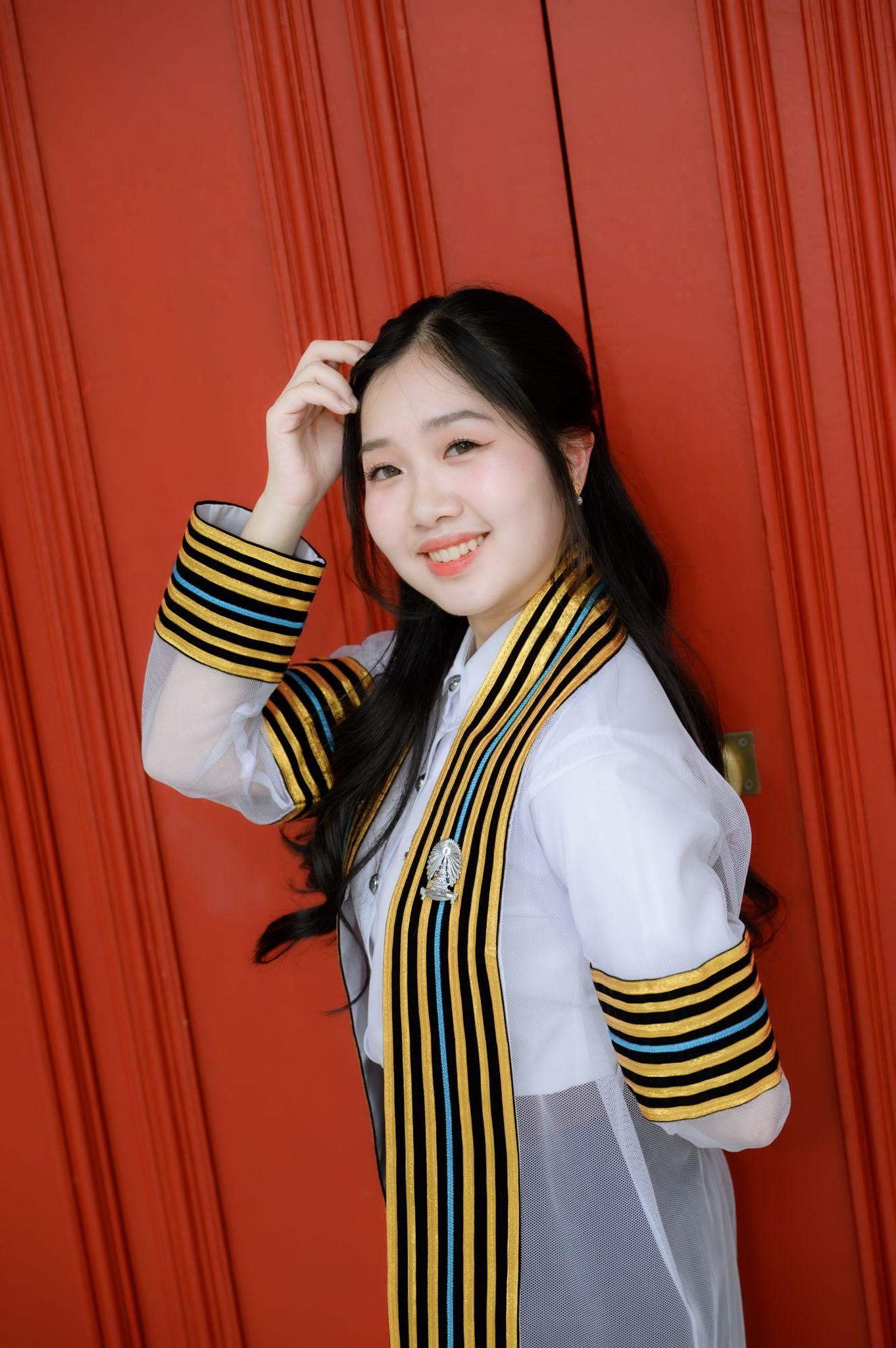 ผลงานรับปริญญา จุฬาลงกรณ์มหาวิทยาลัย โดย ถ่ายกับแชมป์ ภาพที่ 10