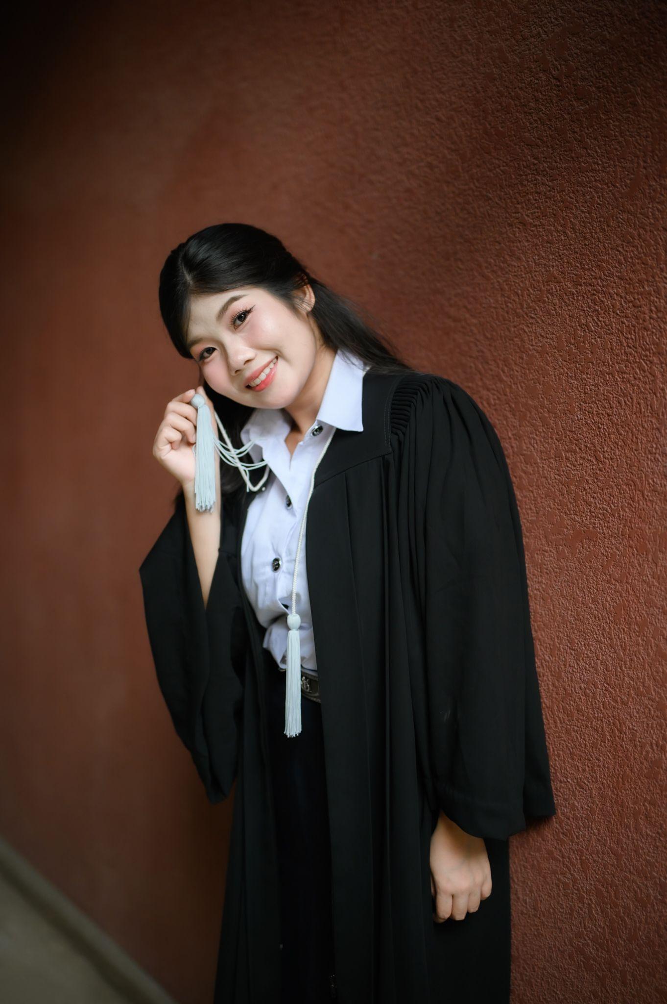 ผลงานรับปริญญา มหาวิทยาลัยเกษตรศาสตร์ โดย ถ่ายกับแชมป์ ภาพที่ 6