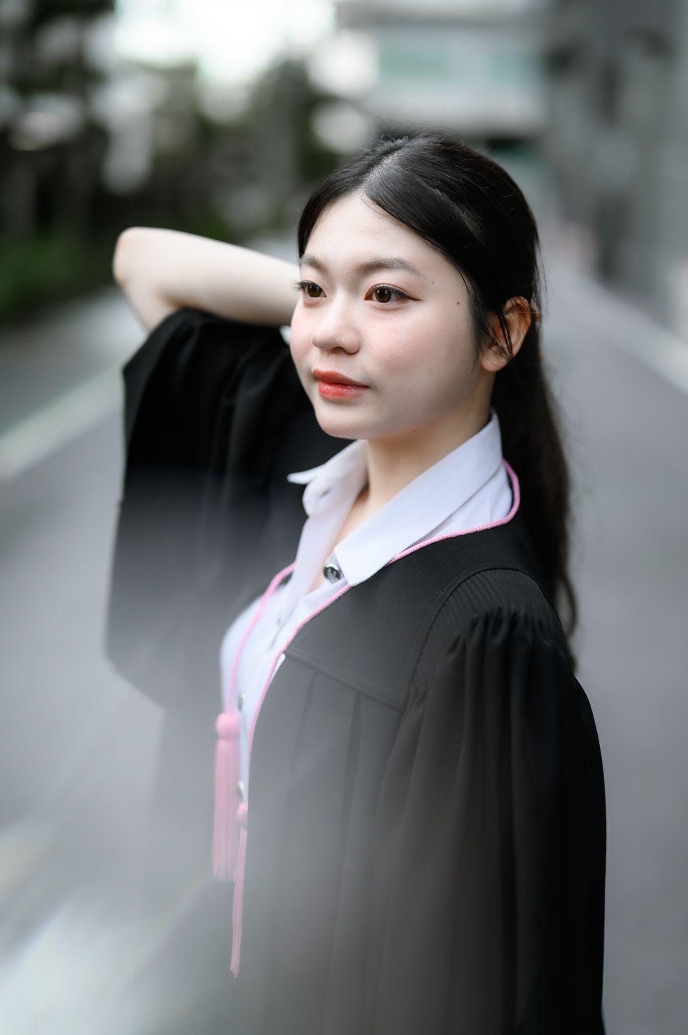 ผลงานรับปริญญา มหาวิทยาลัยเกษตรศาสตร์ โดย ถ่ายกับแชมป์ ภาพที่ 2