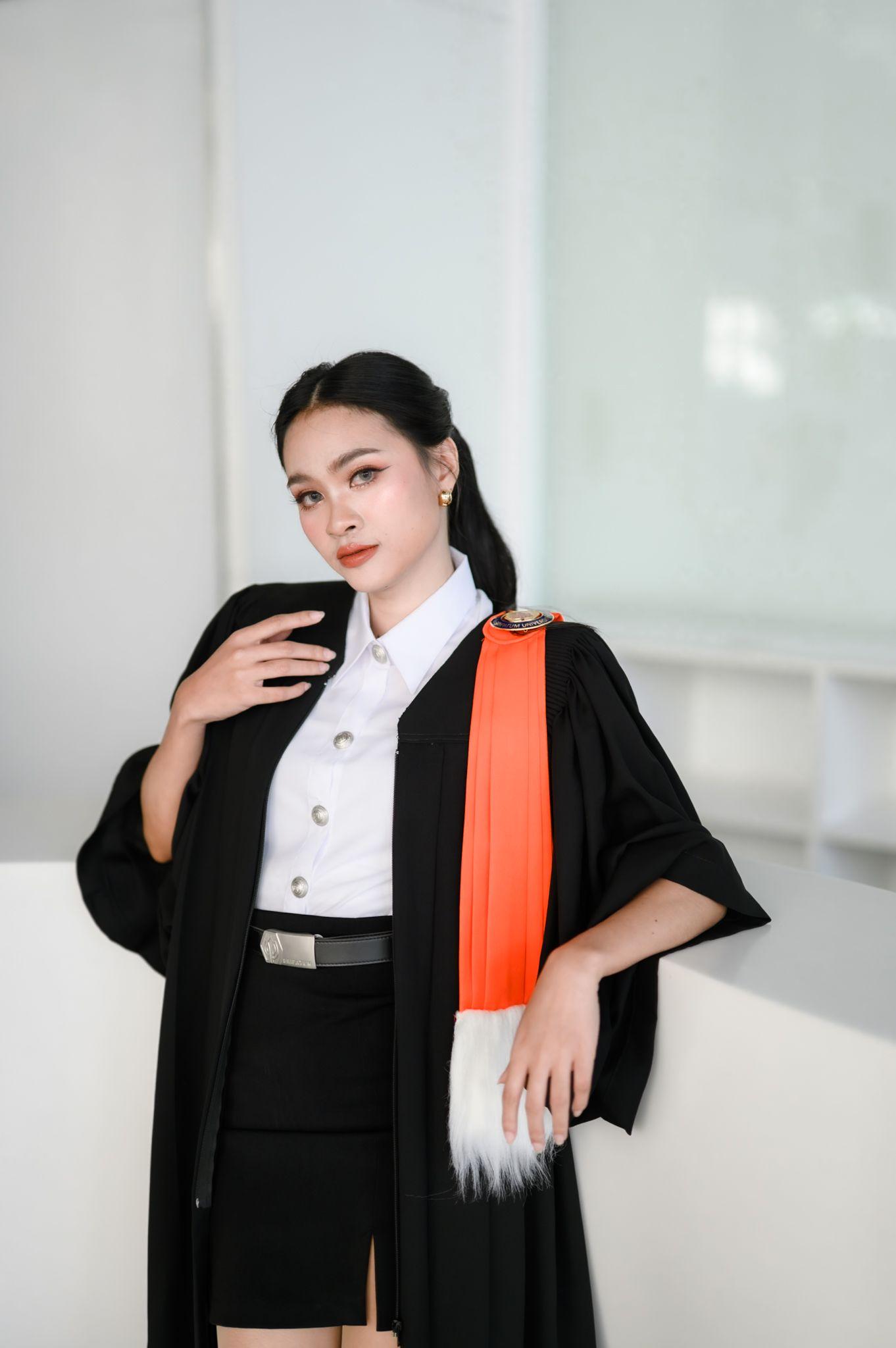 ผลงานรับปริญญา มหาวิทยาลัยศรีปทุม โดย ถ่ายกับแชมป์ ภาพที่ 3