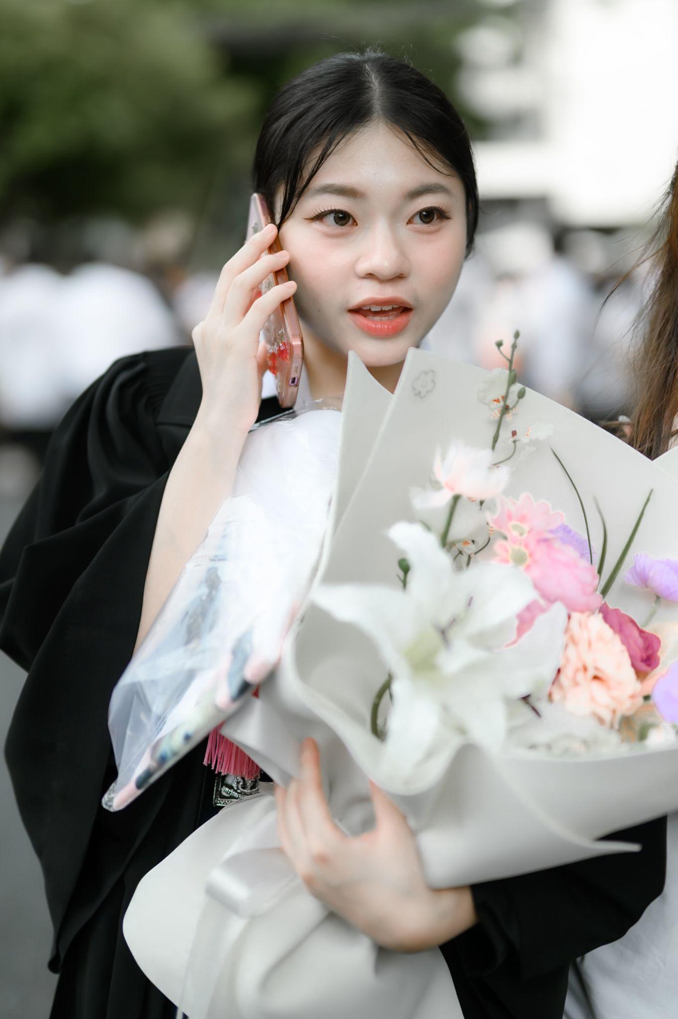 ผลงานรับปริญญา มหาวิทยาลัยเกษตรศาสตร์ โดย ถ่ายกับแชมป์ ภาพที่ 8