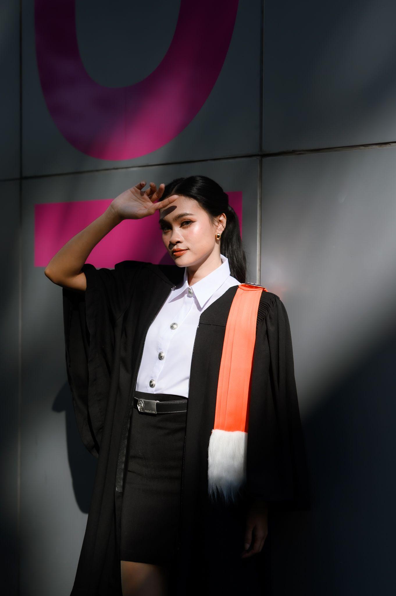 ผลงานรับปริญญา มหาวิทยาลัยศรีปทุม โดย ถ่ายกับแชมป์ ภาพที่ 2