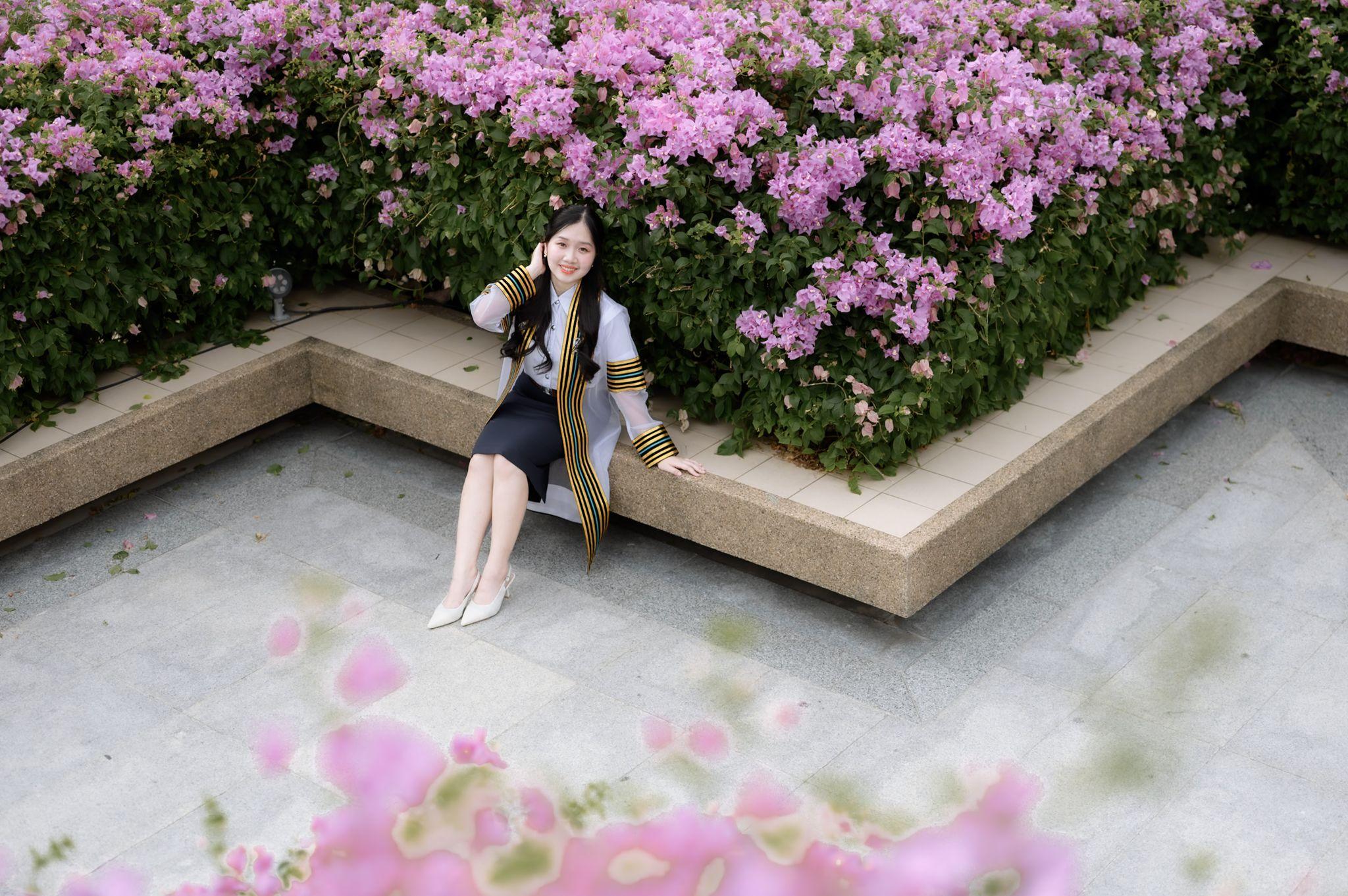 ผลงานรับปริญญา จุฬาลงกรณ์มหาวิทยาลัย โดย ถ่ายกับแชมป์ ภาพที่ 8