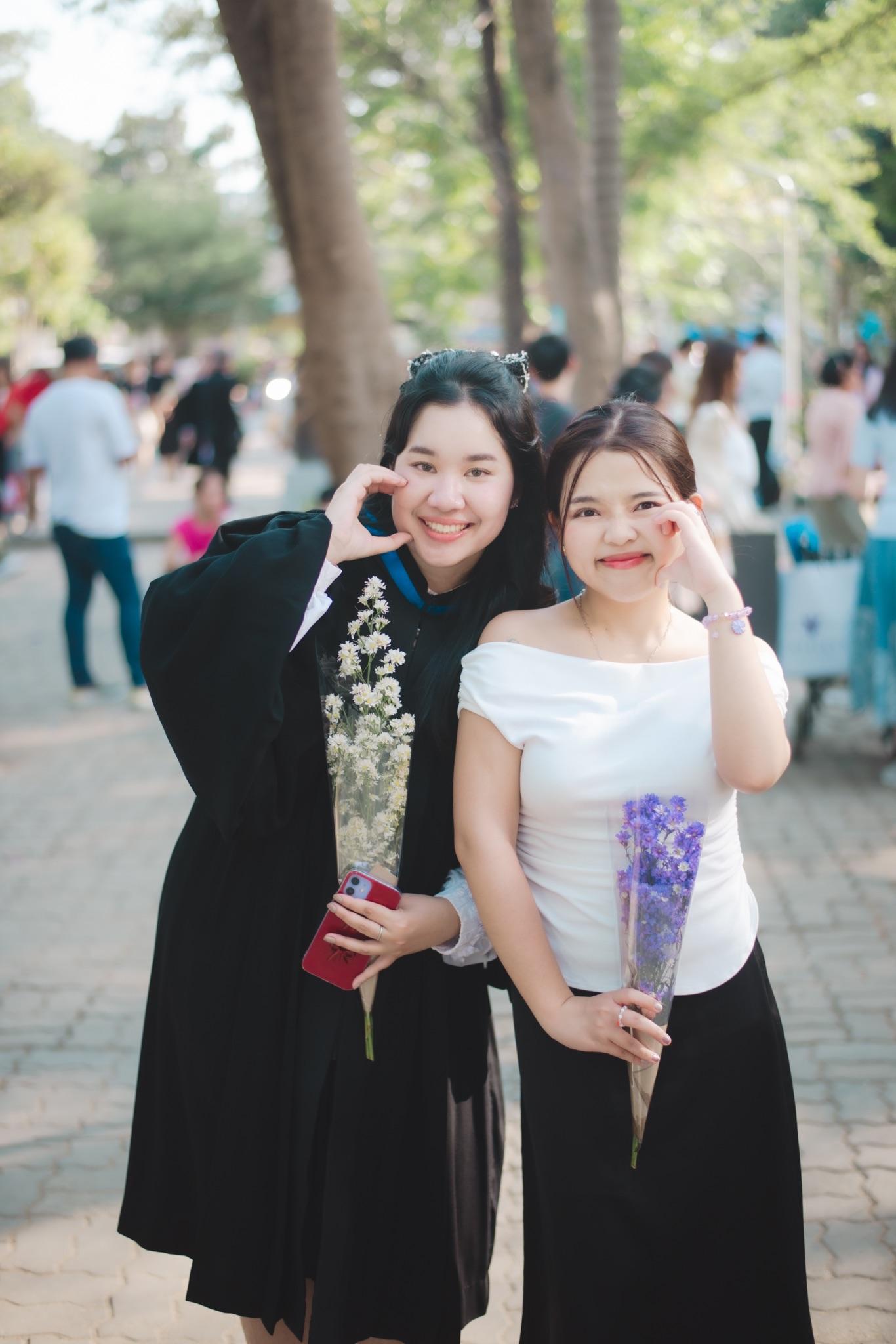 ผลงานรับปริญญา มหาวิทยาลัยศิลปากร โดย tnppic ภาพที่ 5