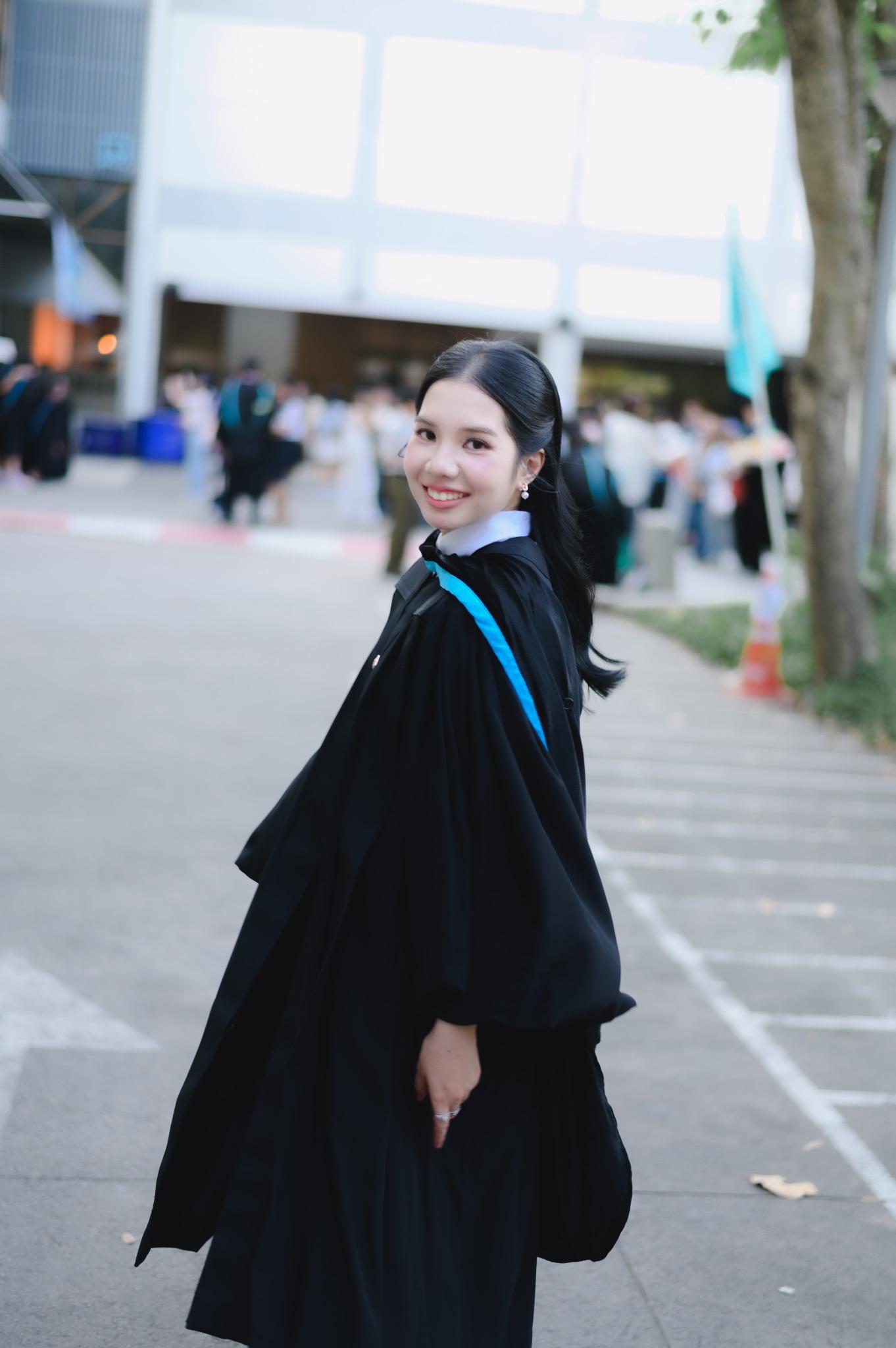ผลงานรับปริญญา มหาวิทยาลัยศิลปากร โดย tnppic ภาพที่ 11