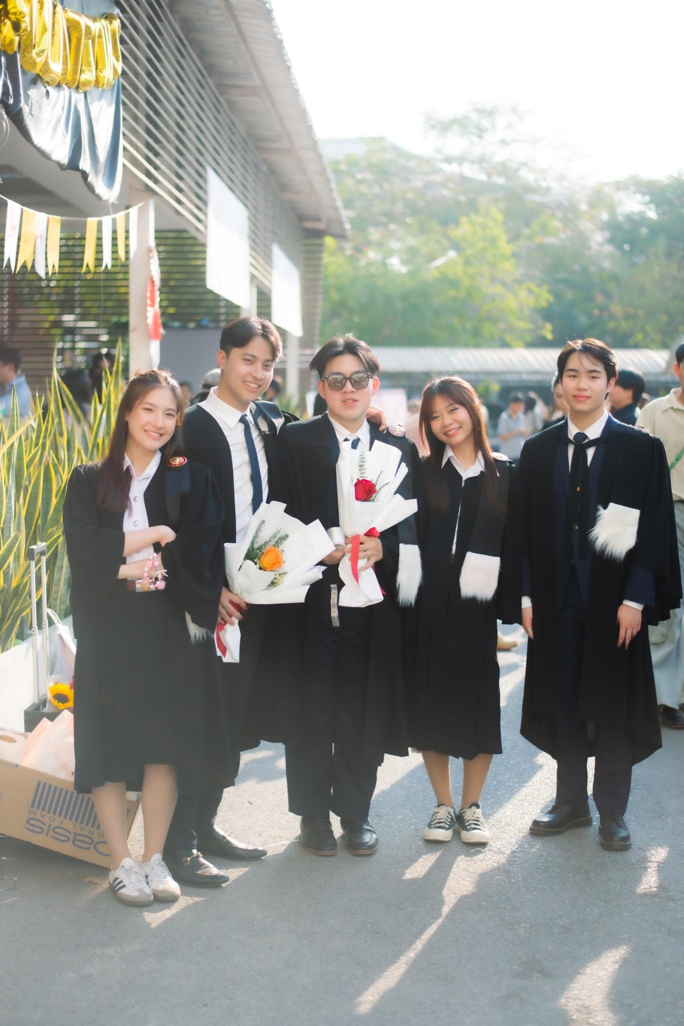 ผลงานรับปริญญา มหาวิทยาลัยธรรมศาสตร์ โดย tnppic ภาพที่ 13