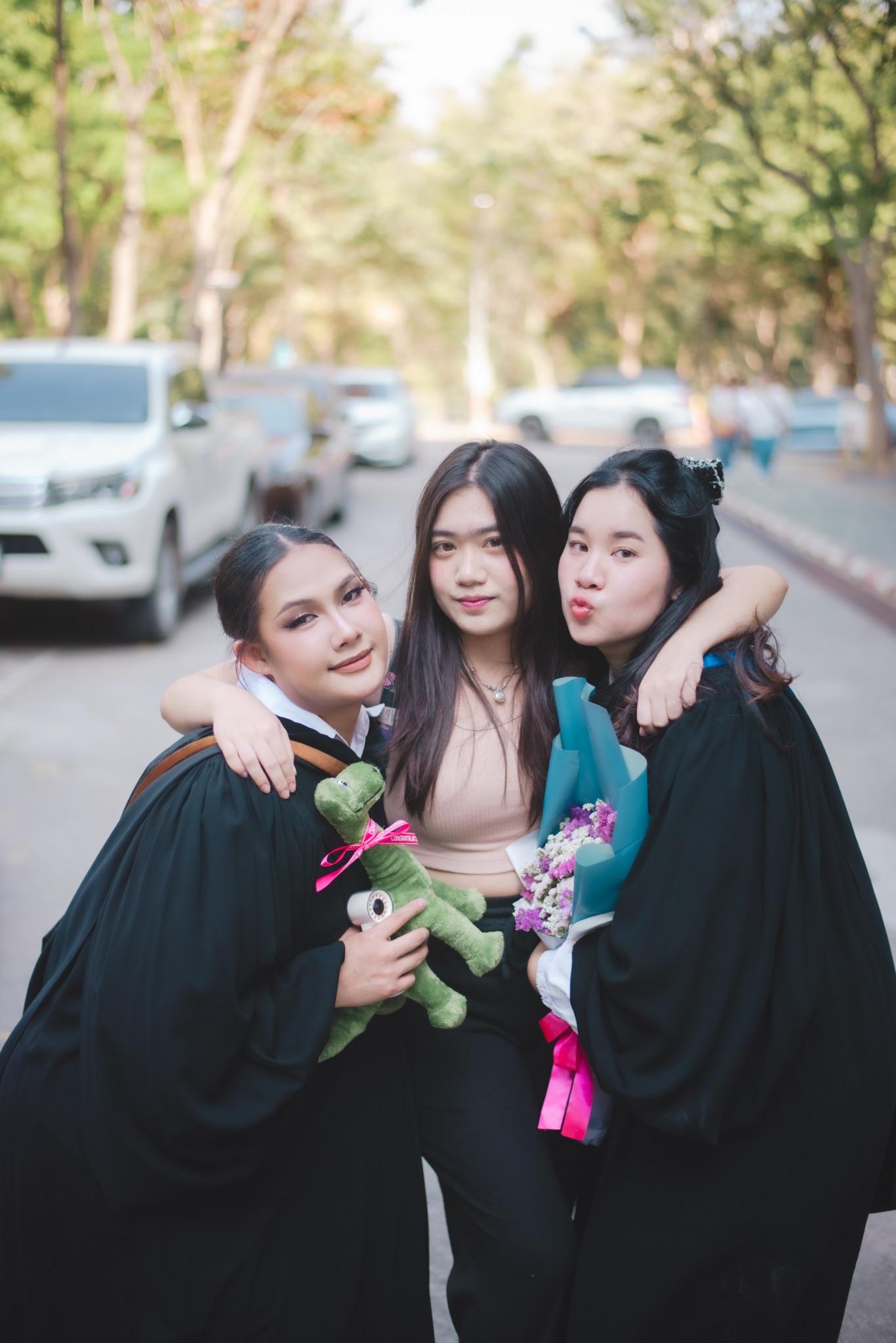 ผลงานรับปริญญา มหาวิทยาลัยศิลปากร โดย tnppic ภาพที่ 2