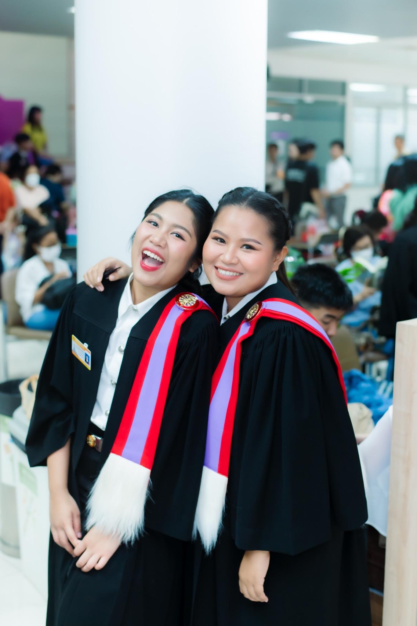 ผลงานรับปริญญา มหาวิทยาลัยธรรมศาสตร์ โดย tnppic ภาพที่ 4