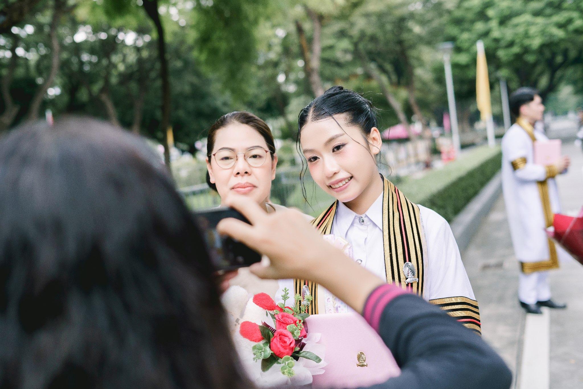 ผลงานรับปริญญา จุฬาลงกรณ์มหาวิทยาลัย โดย sundayone.foto ภาพที่ 4