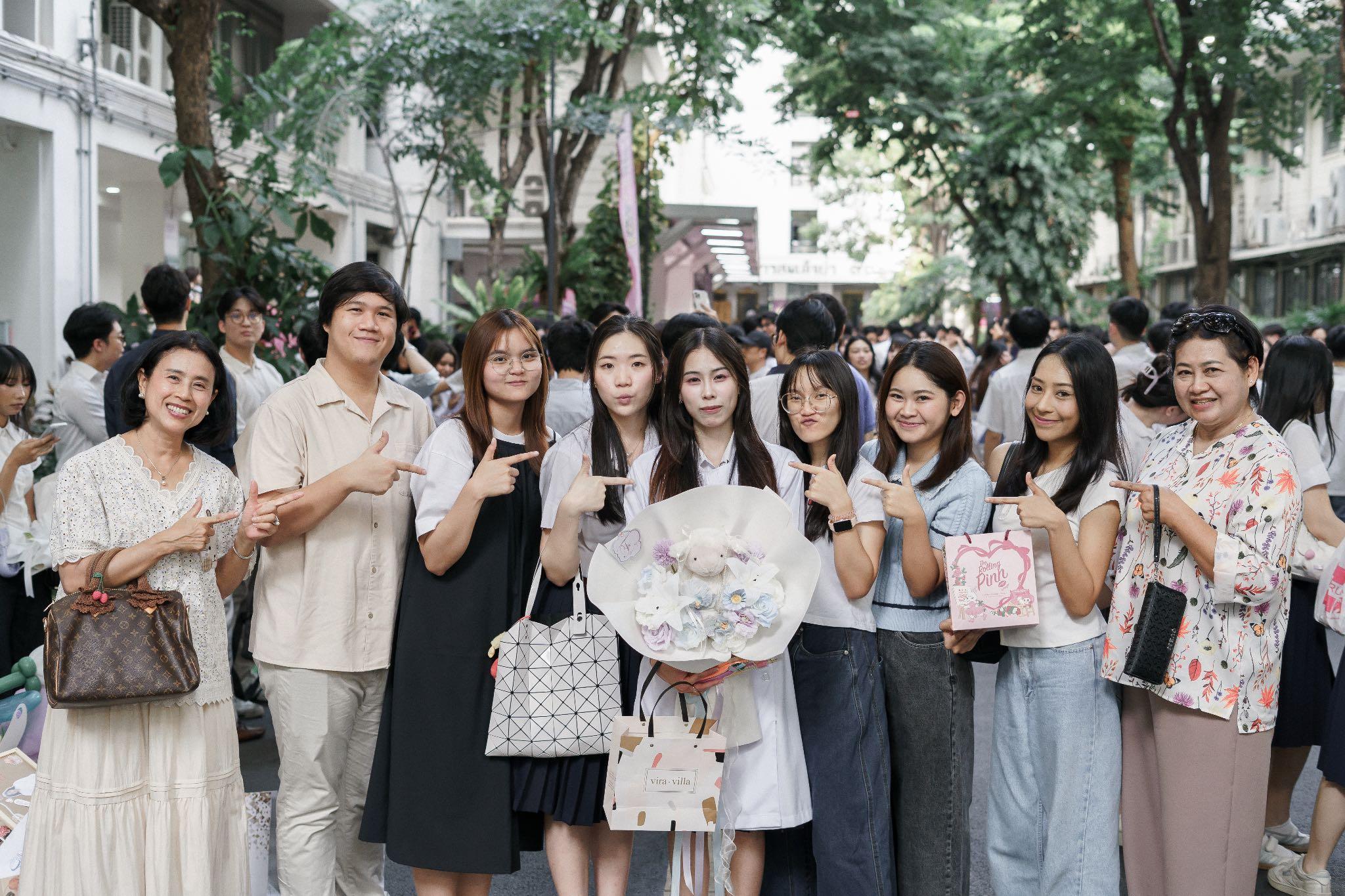 ผลงานรับปริญญา จุฬาลงกรณ์มหาวิทยาลัย โดย sundayone.foto ภาพที่ 1