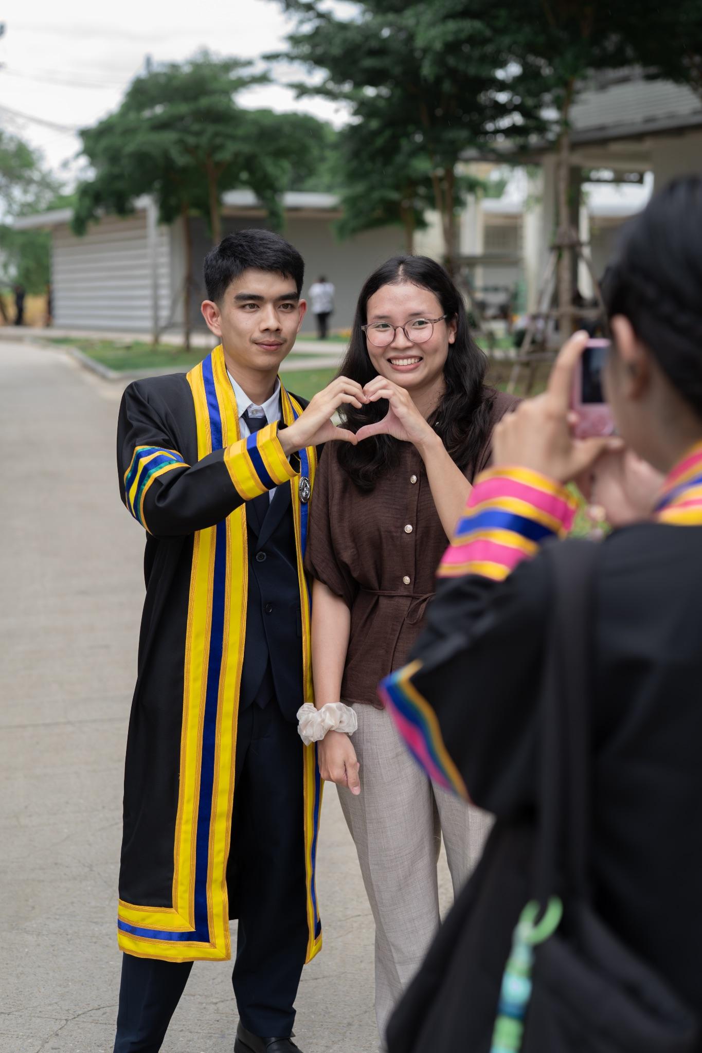 ผลงานรับปริญญา มหาวิทยาลัยราชภัฏนครปฐม โดย เด็กหิ้วกล้อง ภาพที่ 9
