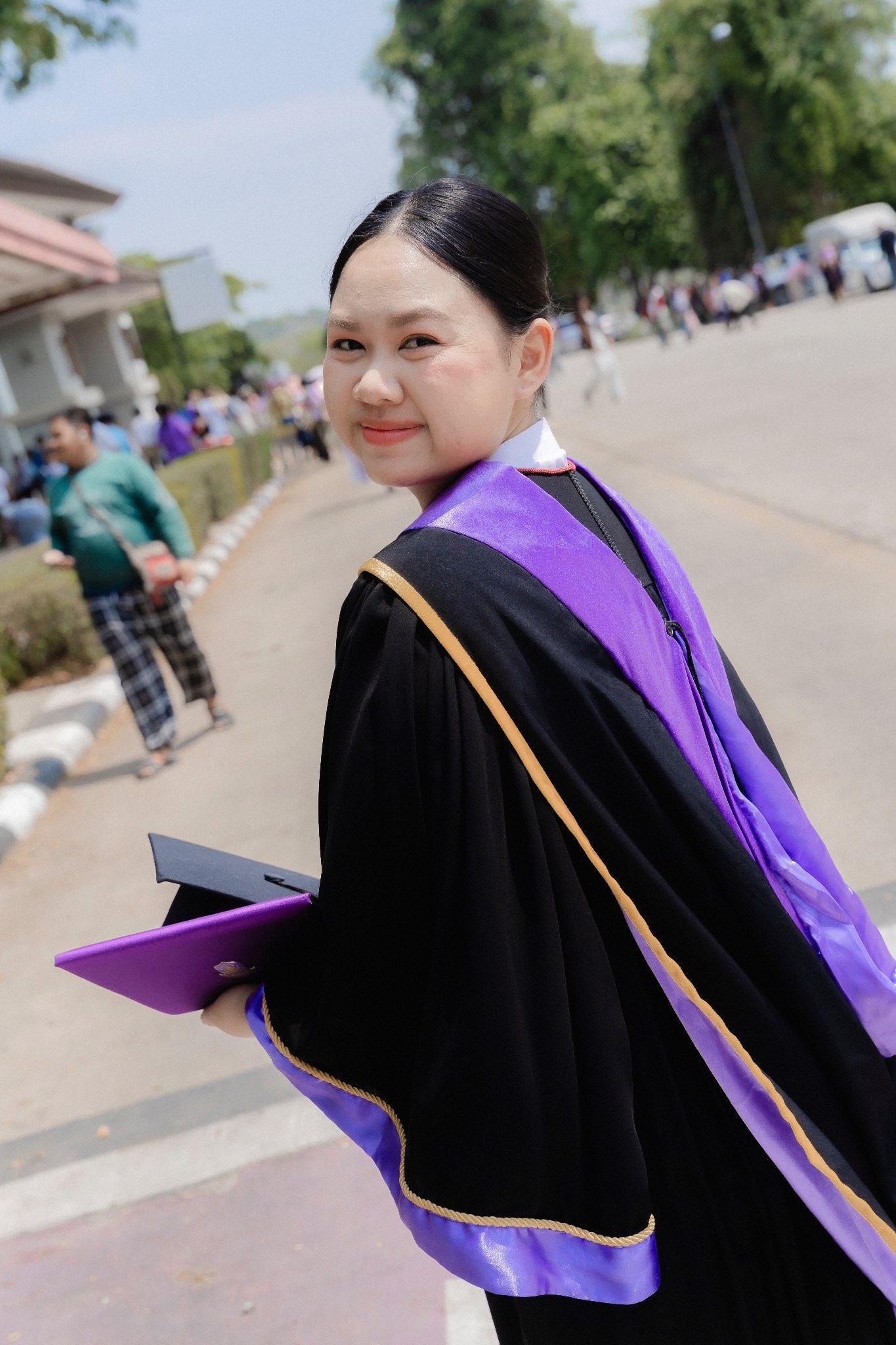 ผลงานรับปริญญา มหาวิทยาลัยพะเยา โดย เด็กหิ้วกล้อง ภาพที่ 1