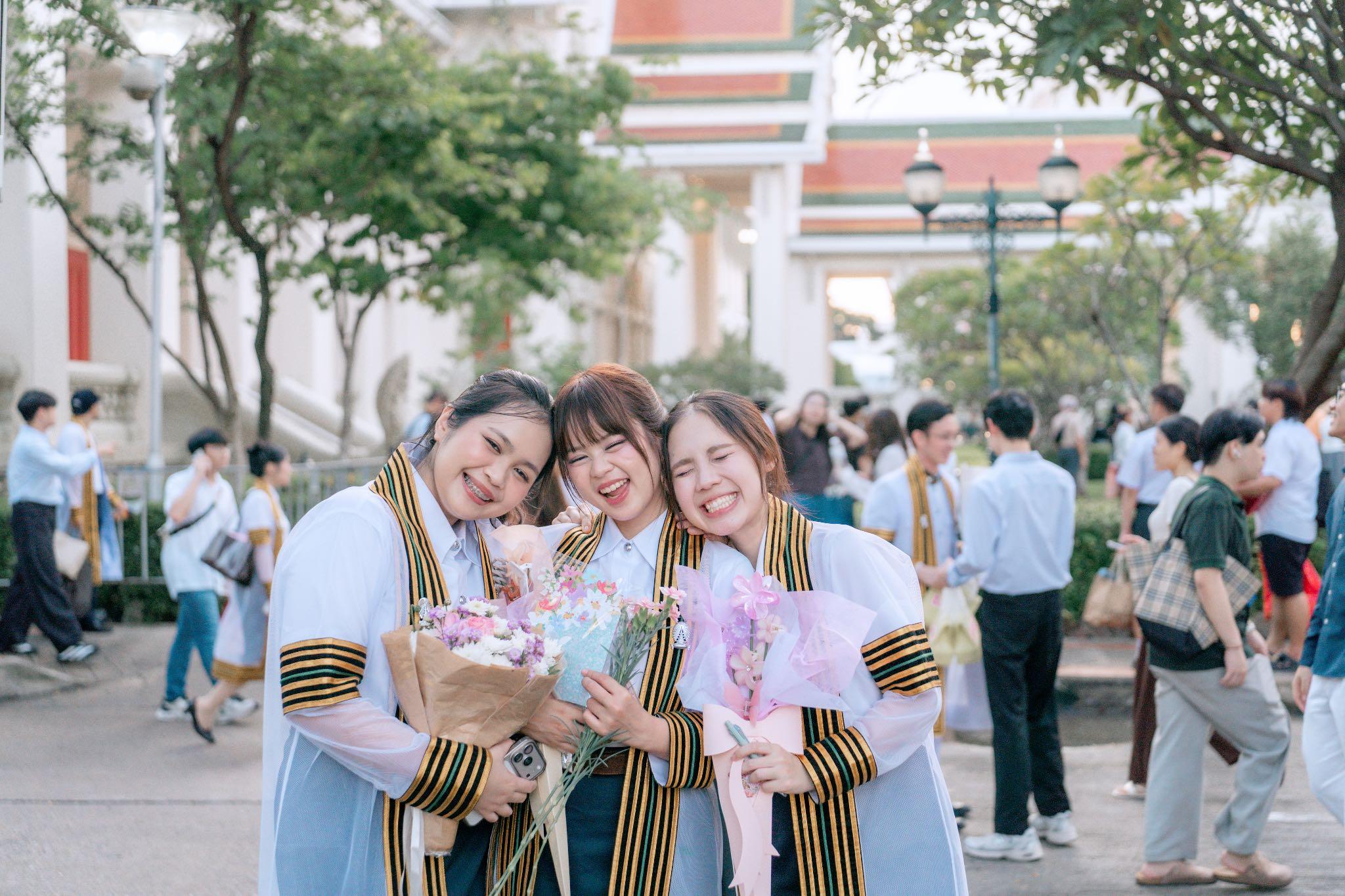 ผลงานรับปริญญา จุฬาลงกรณ์มหาวิทยาลัย โดย เด็กหิ้วกล้อง ภาพที่ 11