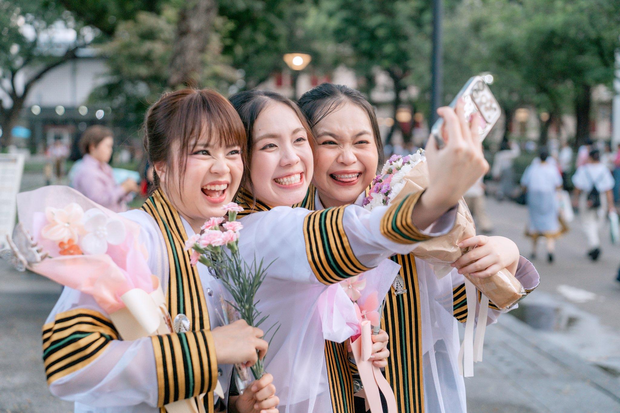 ผลงานรับปริญญา จุฬาลงกรณ์มหาวิทยาลัย โดย เด็กหิ้วกล้อง ภาพที่ 8