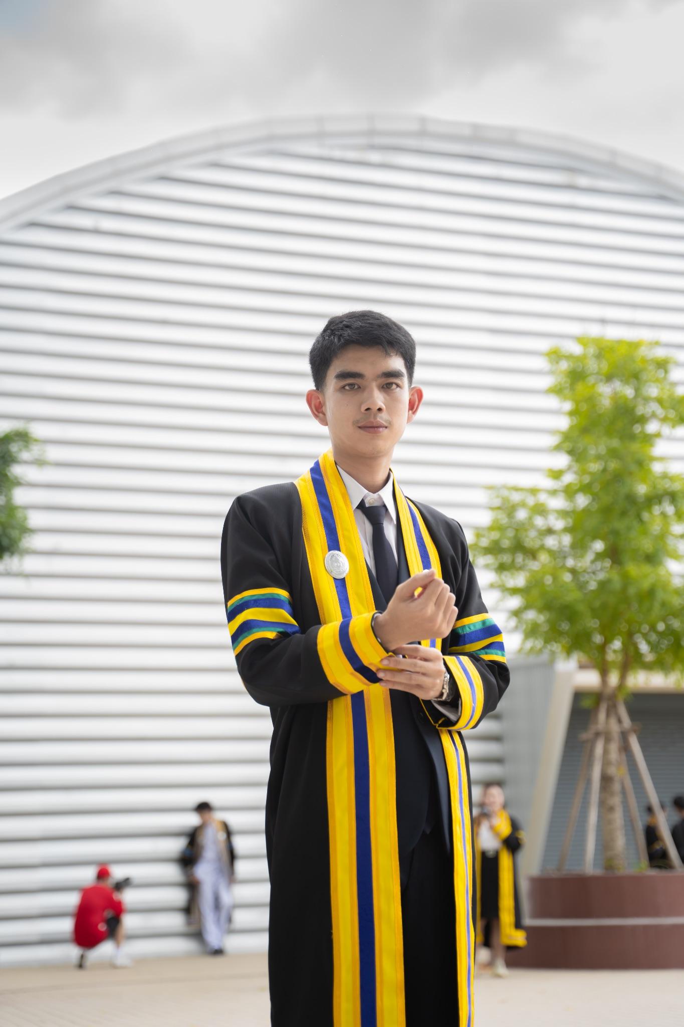 ผลงานรับปริญญา มหาวิทยาลัยราชภัฏนครปฐม โดย เด็กหิ้วกล้อง ภาพที่ 2