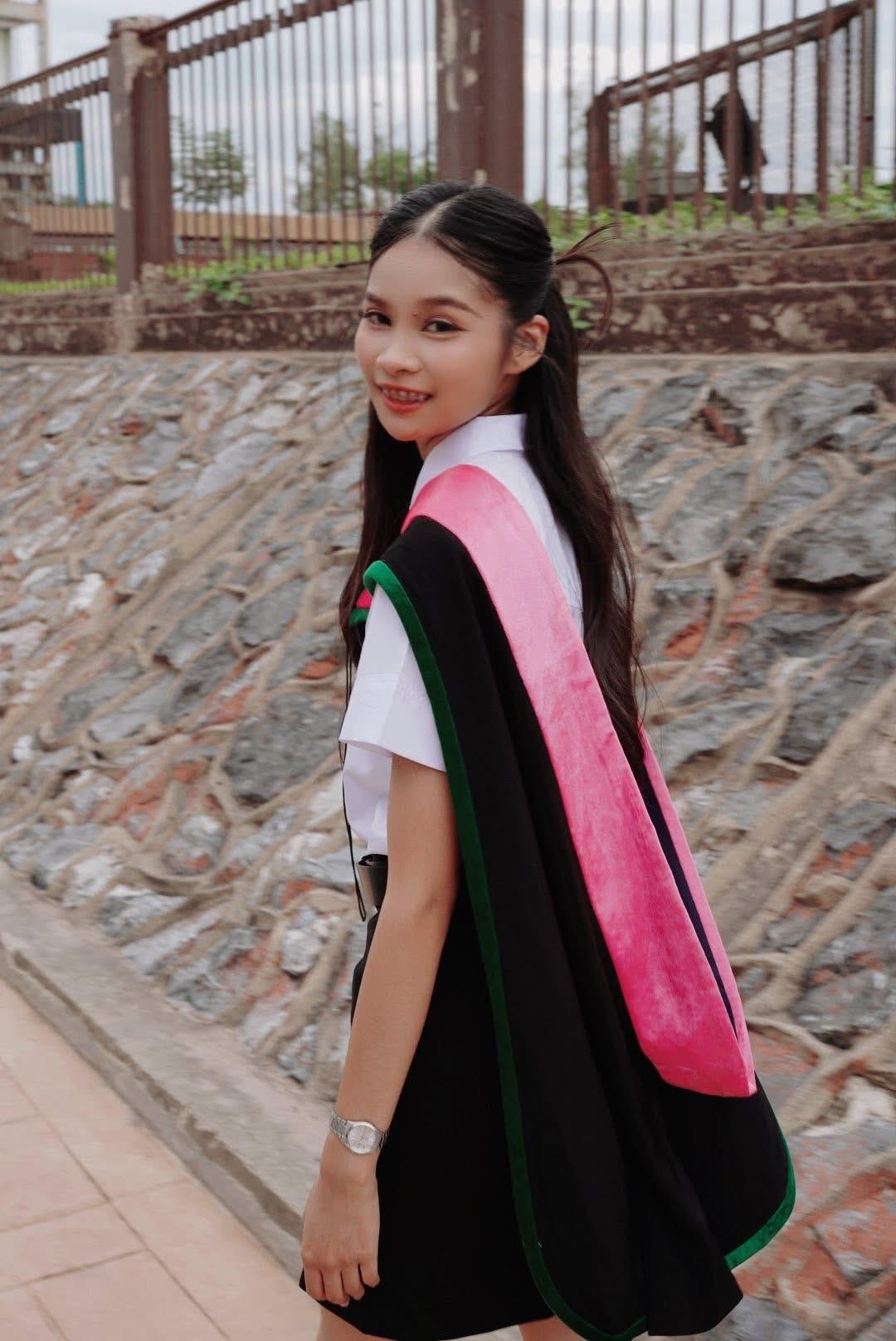 ผลงานรับปริญญา มหาวิทยาลัยราชภัฏเทพสตรี โดย เด็กหิ้วกล้อง ภาพที่ 1