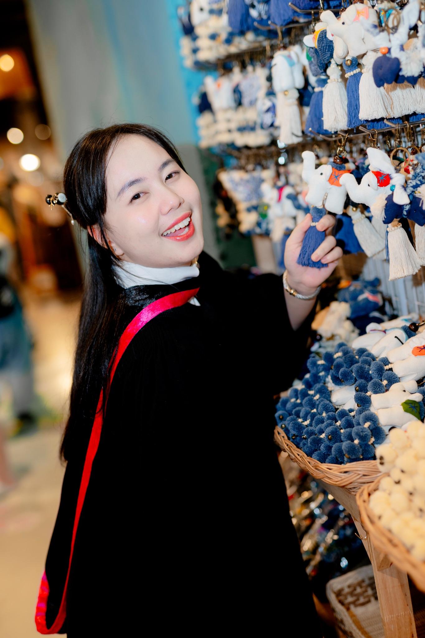 ผลงานรับปริญญา มหาวิทยาลัยศิลปากร โดย เด็กหิ้วกล้อง ภาพที่ 19