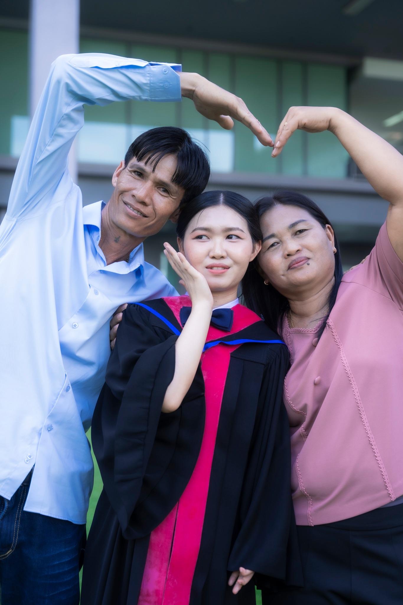 ผลงานรับปริญญา มหาวิทยาลัยมหิดล โดย เด็กหิ้วกล้อง ภาพที่ 8