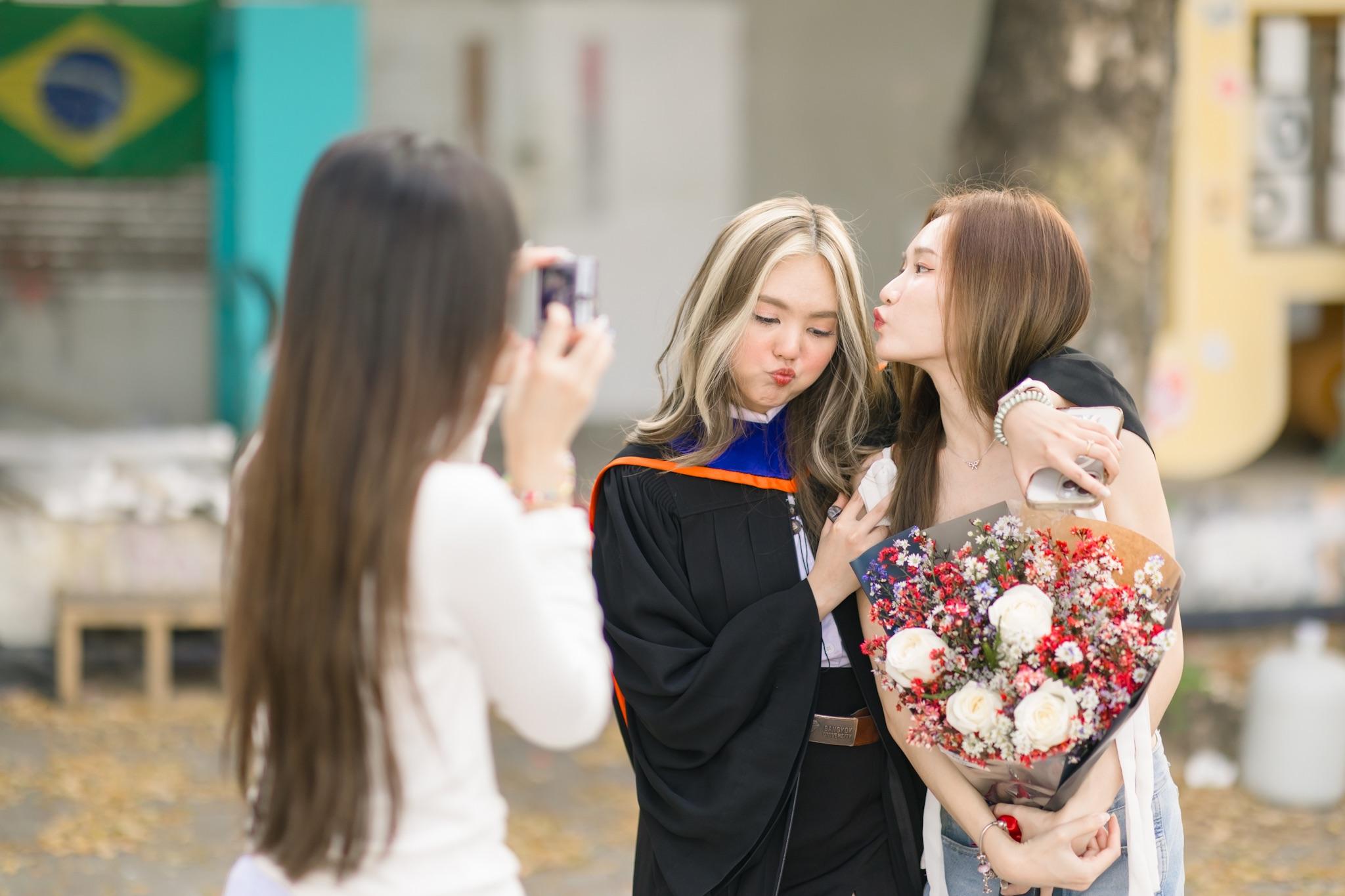 ผลงานรับปริญญา มหาวิทยาลัยกรุงเทพ โดย Veephotographer ภาพที่ 5