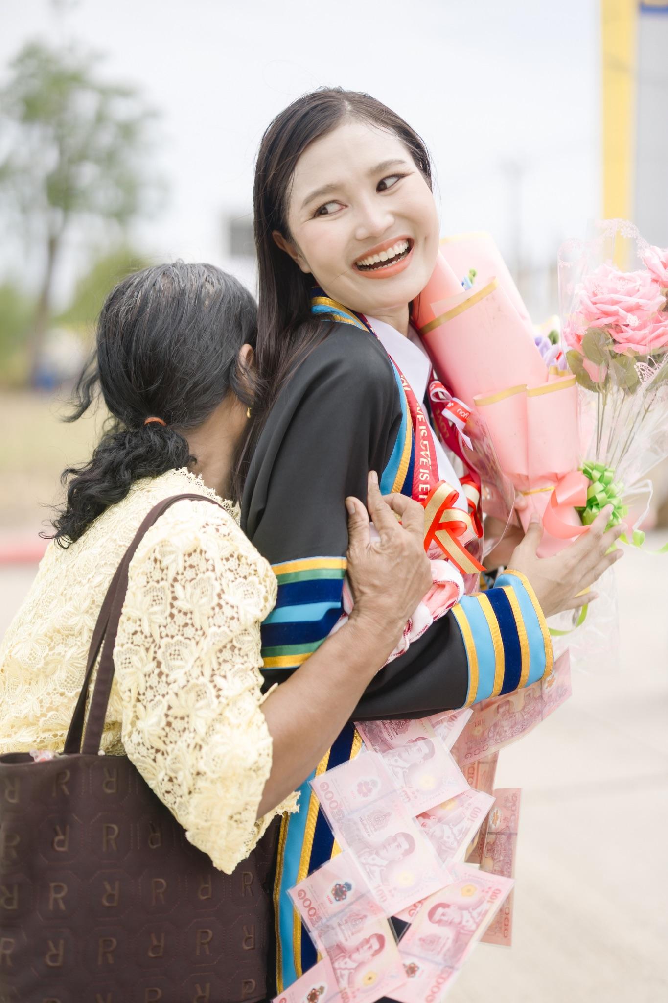 ผลงานรับปริญญา มหาวิทยาลัยราชภัฏธนบุรี โดย Veephotographer ภาพที่ 10