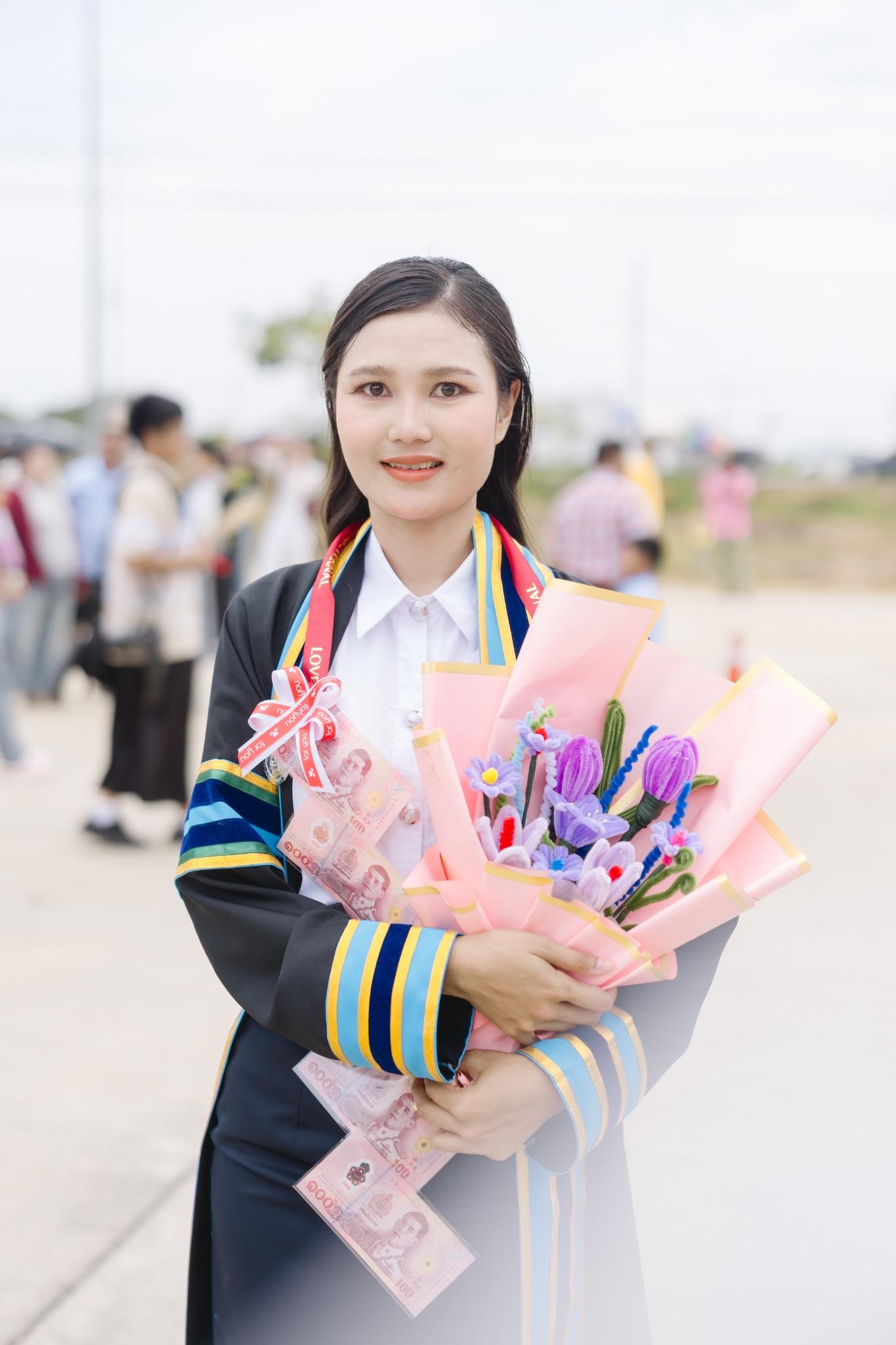 ผลงานรับปริญญา มหาวิทยาลัยราชภัฏธนบุรี โดย Veephotographer ภาพที่ 1